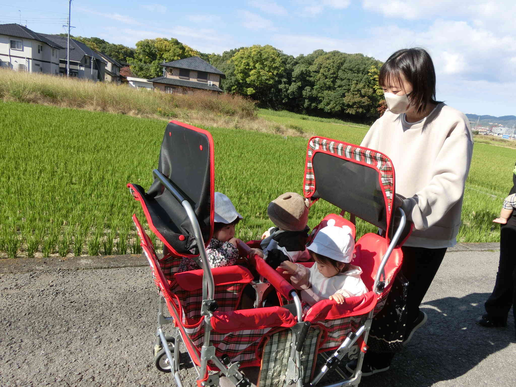 お外は楽しいねー