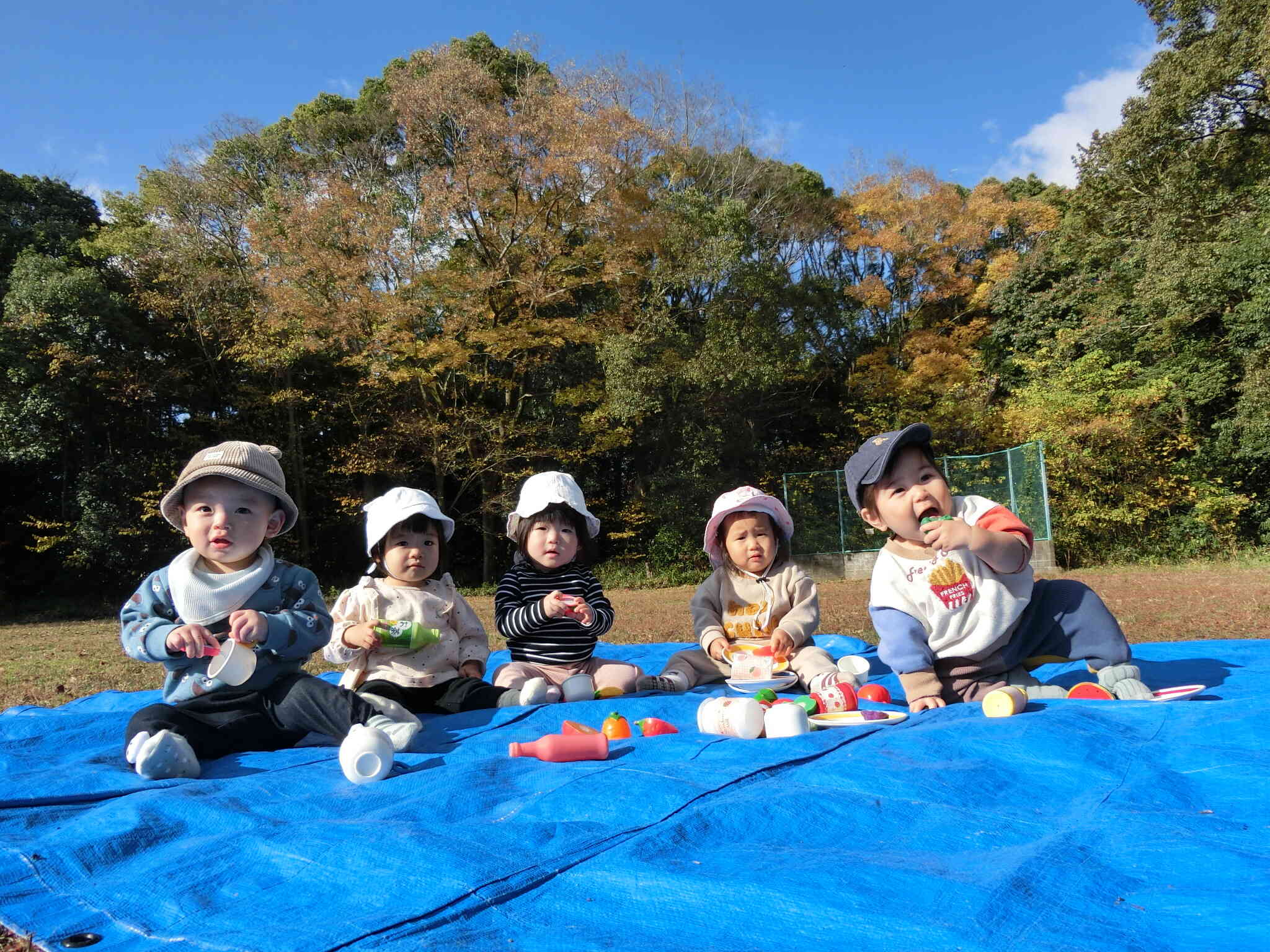 ひよこ組 ピクニック♡｜ニチイキッズきのかわ保育園｜ニチイキッズ