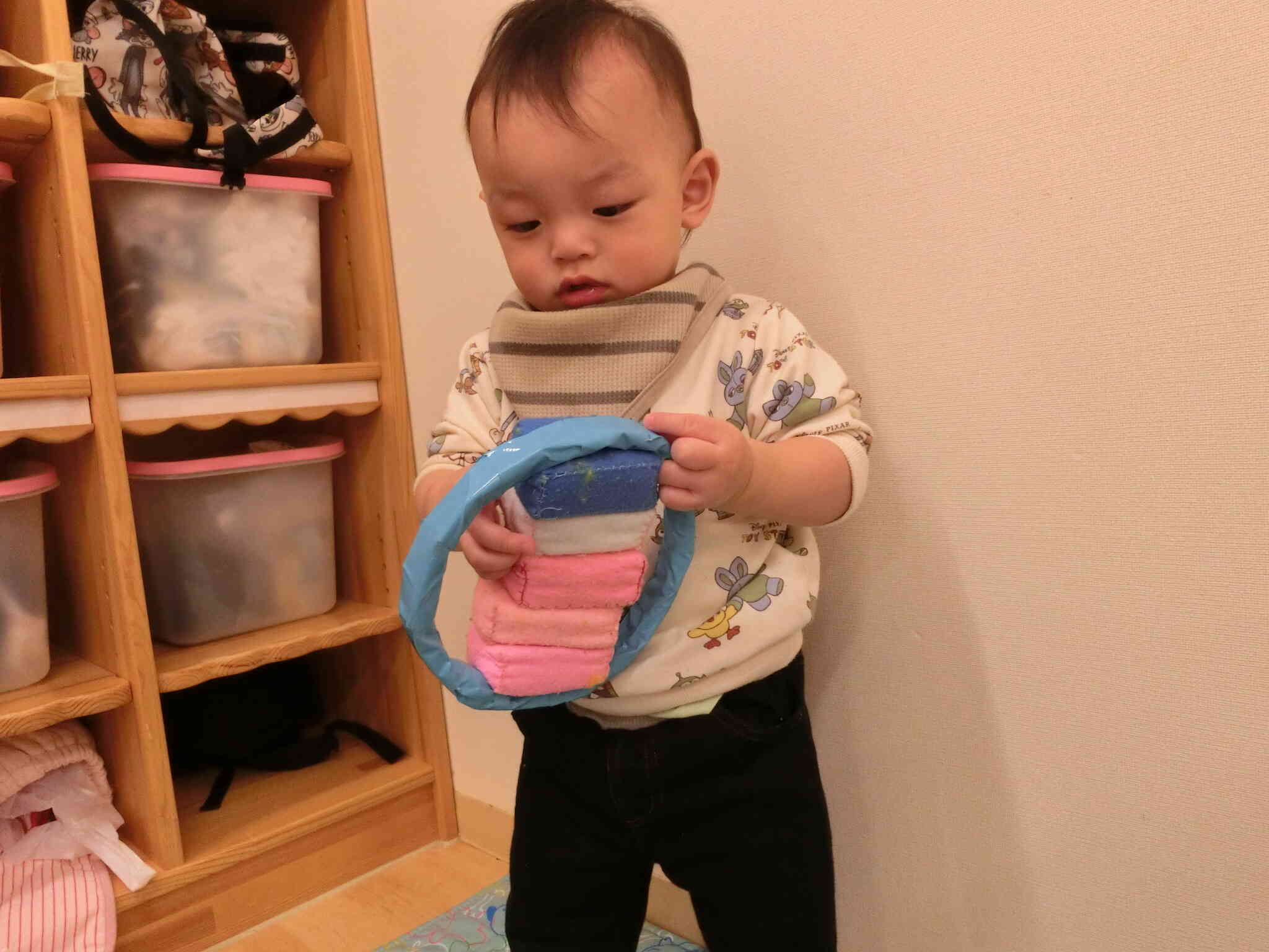 ハンドルの中に積み木が…