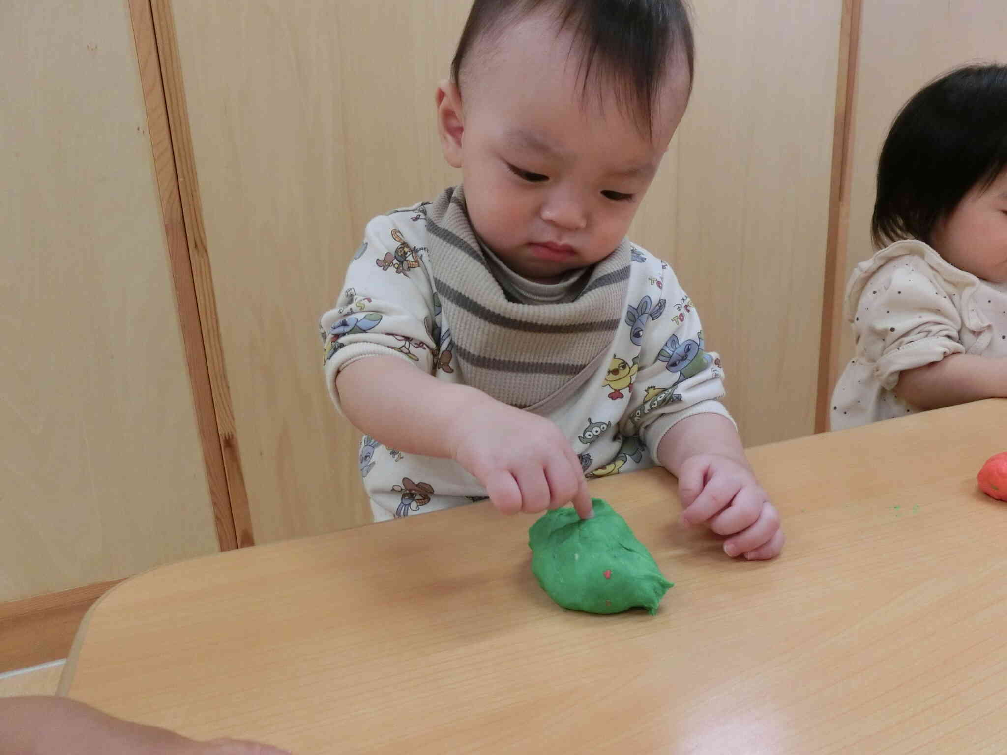 小さくちぎって…