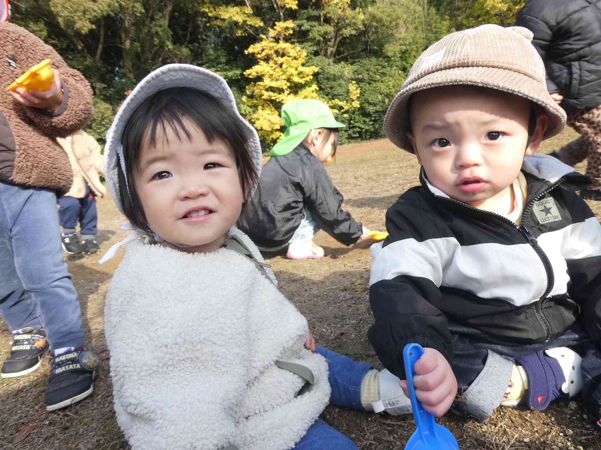 ひよこ組　ぽかぽか陽気で気持ちいいね♪