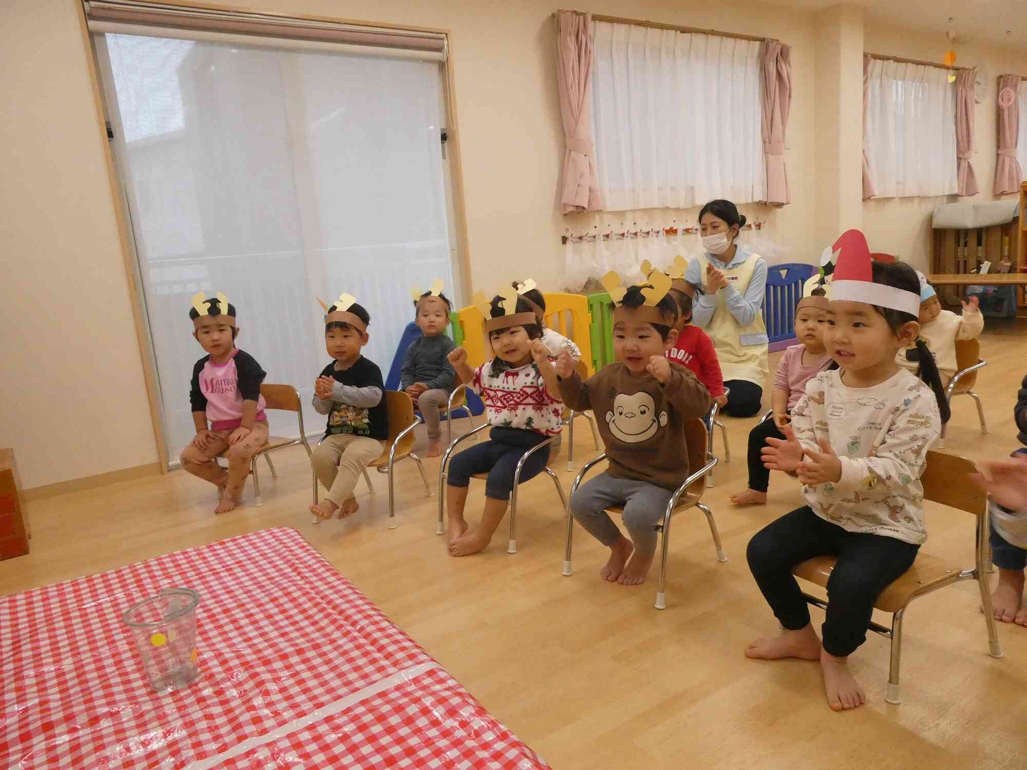 手品上手くいくように、念を送っているよ！