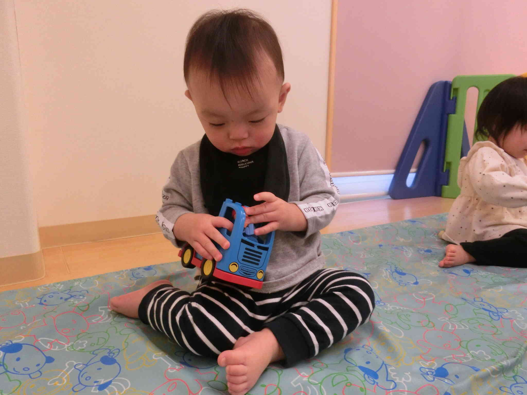 人形入れるの難しいな…