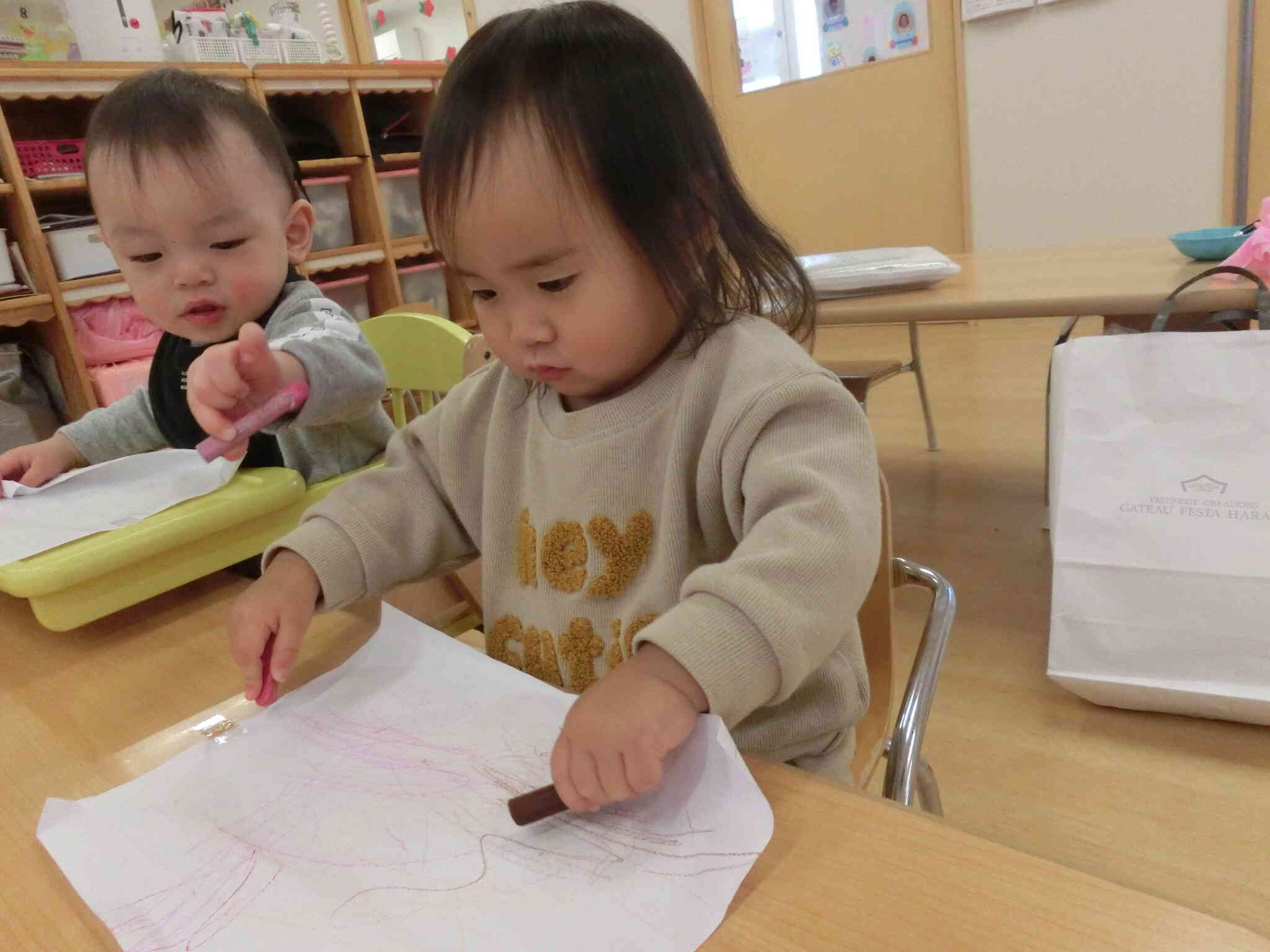 クレヨンどうぞ‼