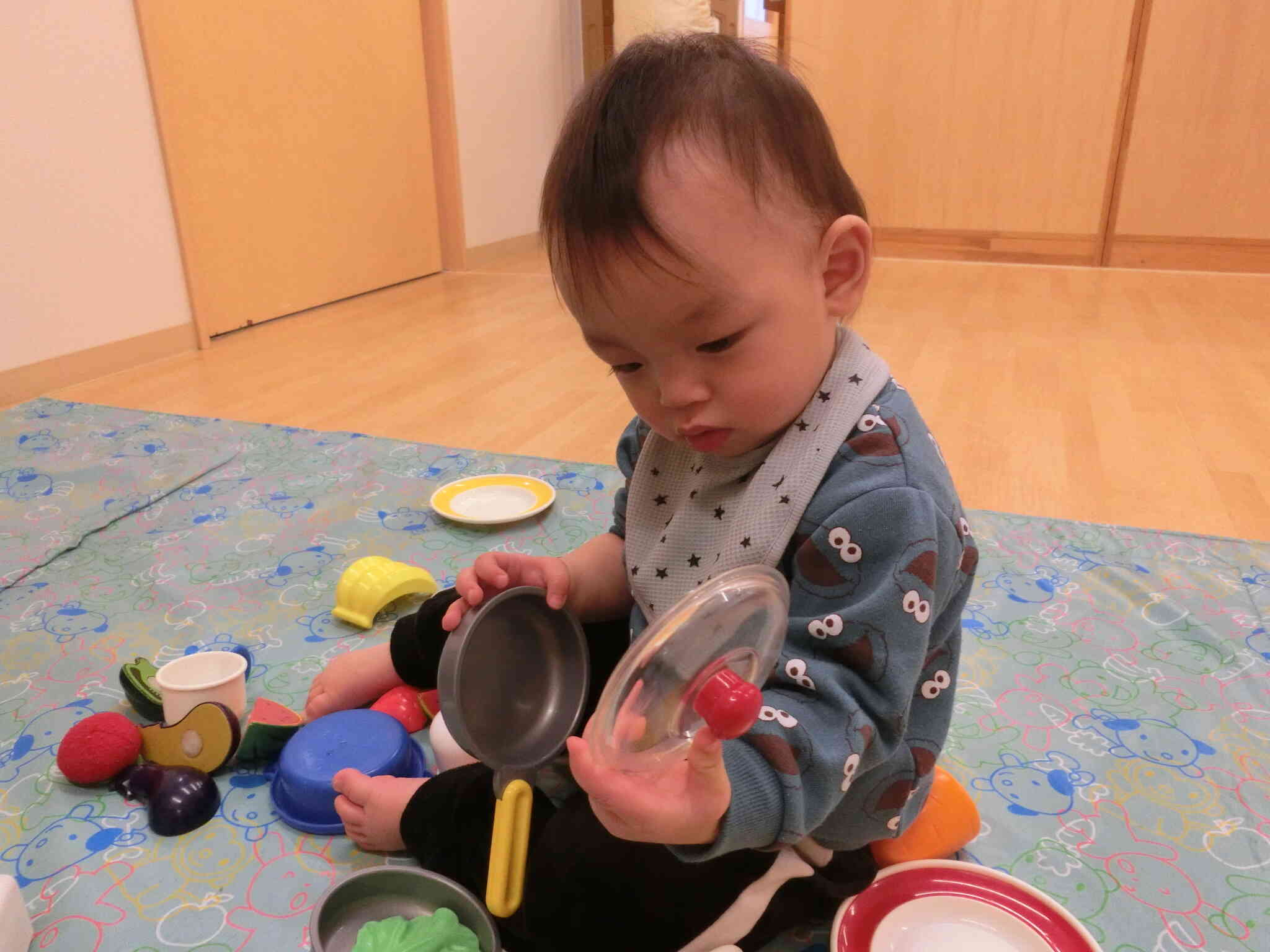 ひよこ組　ままごと遊び