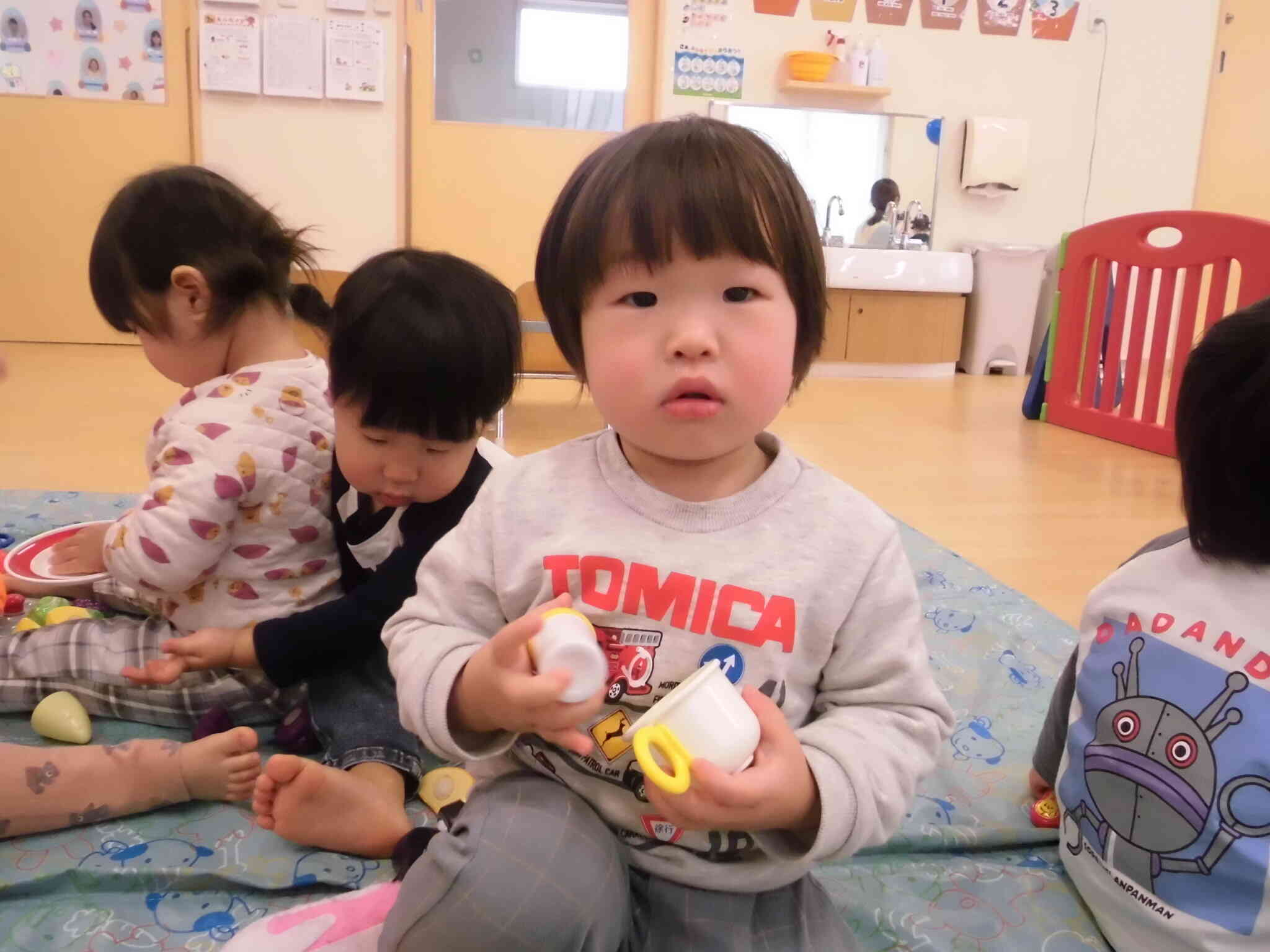 ミルク入れるよ☆