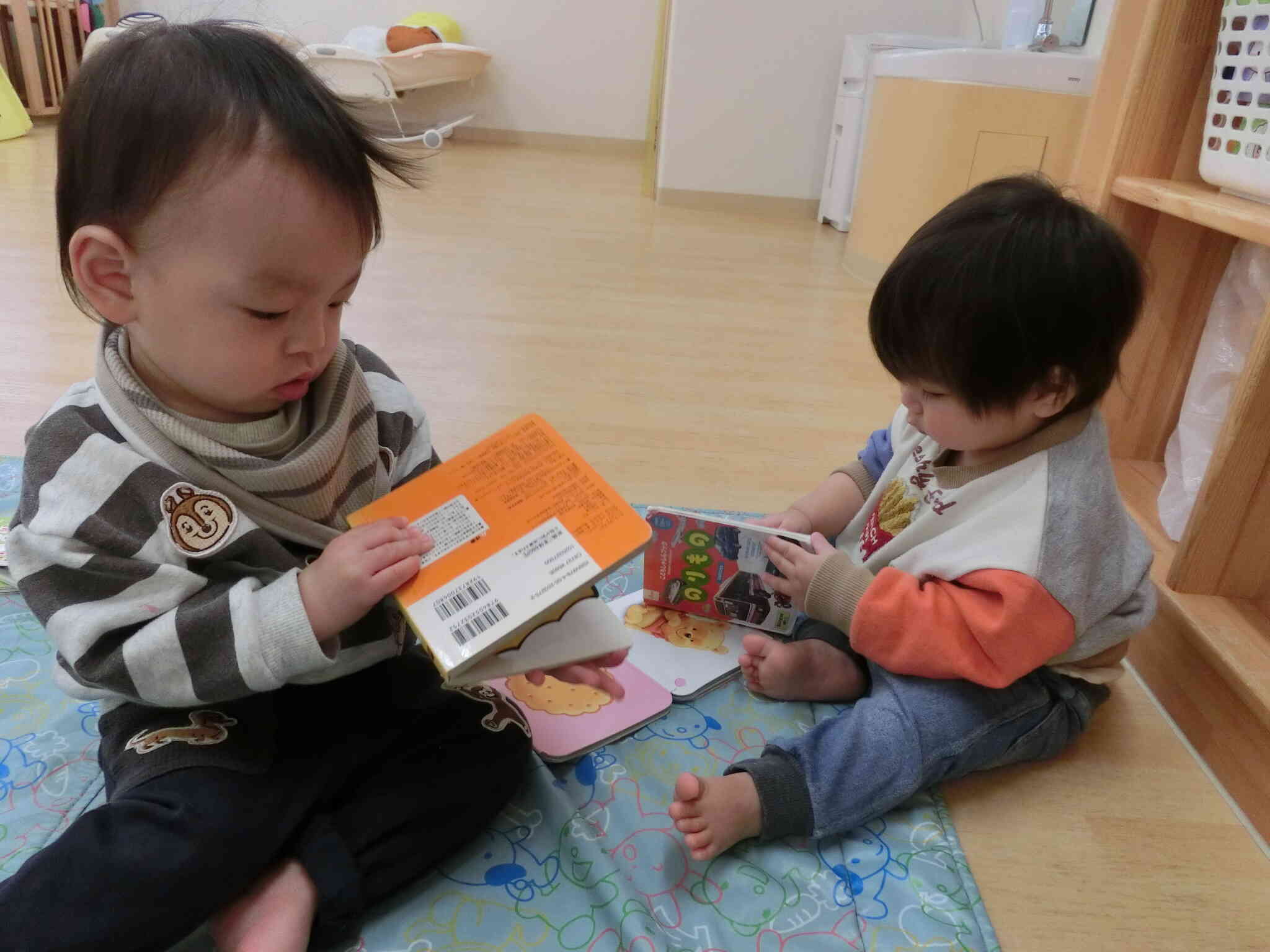 ひよこ組　楽しい絵本の時間！