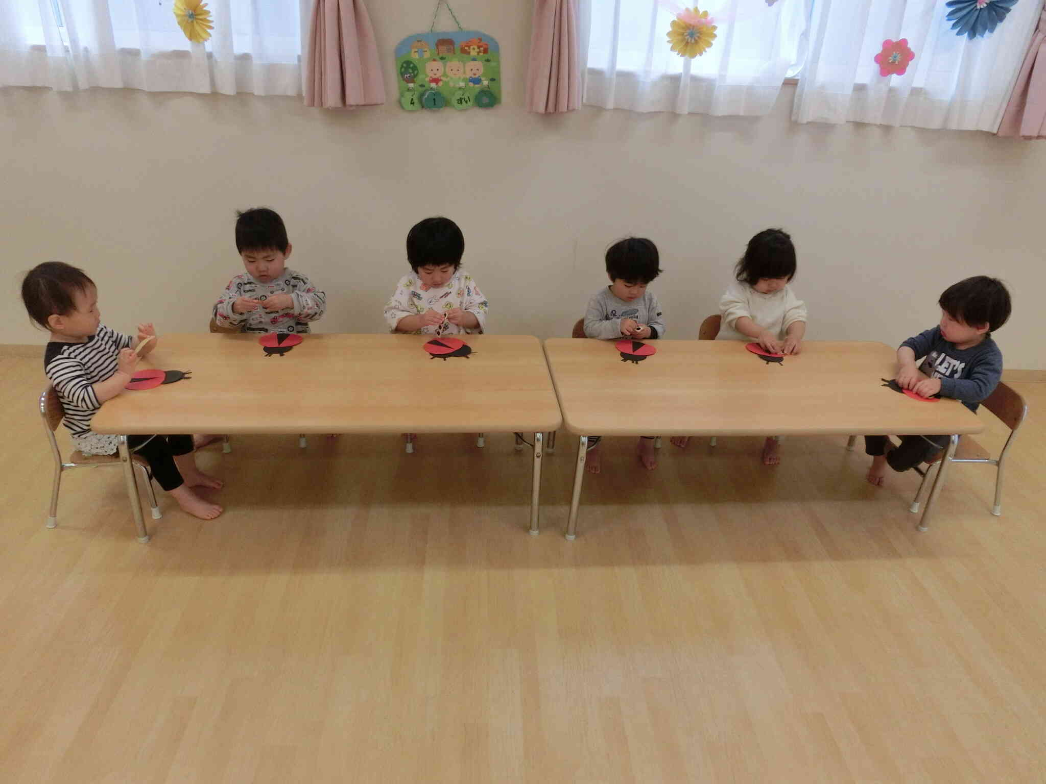 うさぎ組　製作ぺったん！