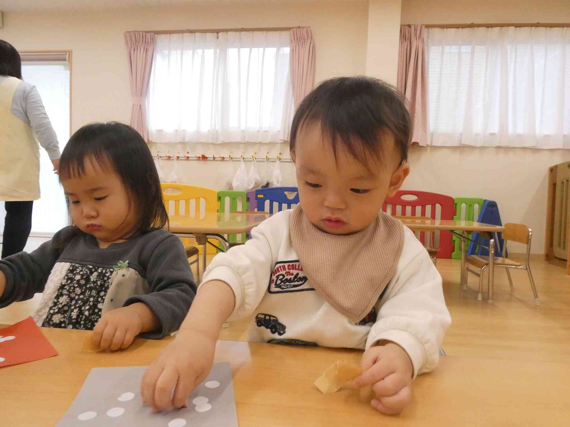 真剣な表情で…