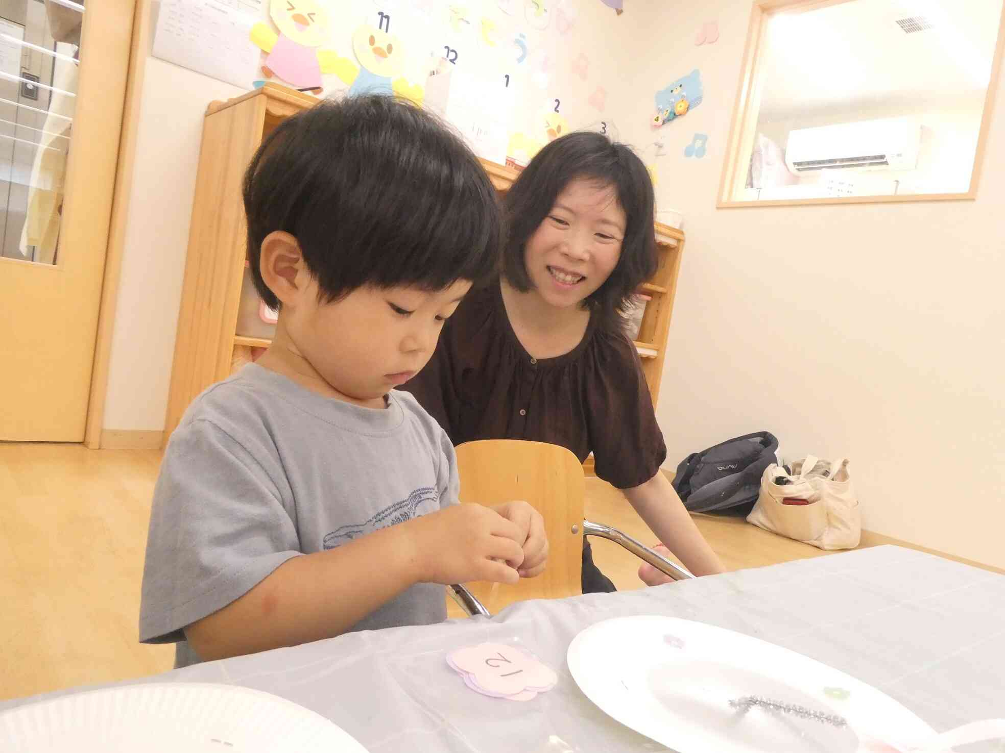 子育てひろば　時計を作ろう♪