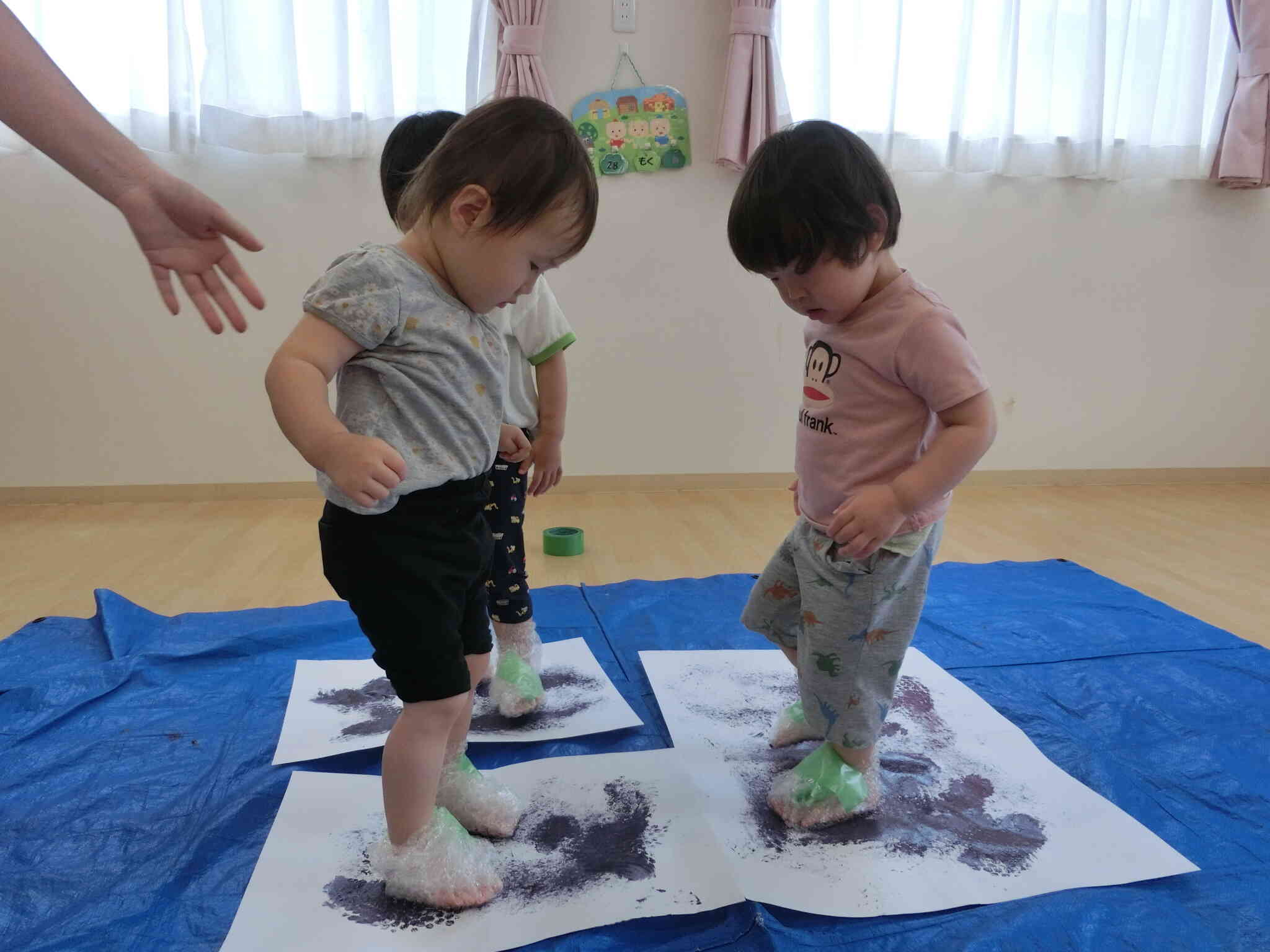 絵の具を付けて！！