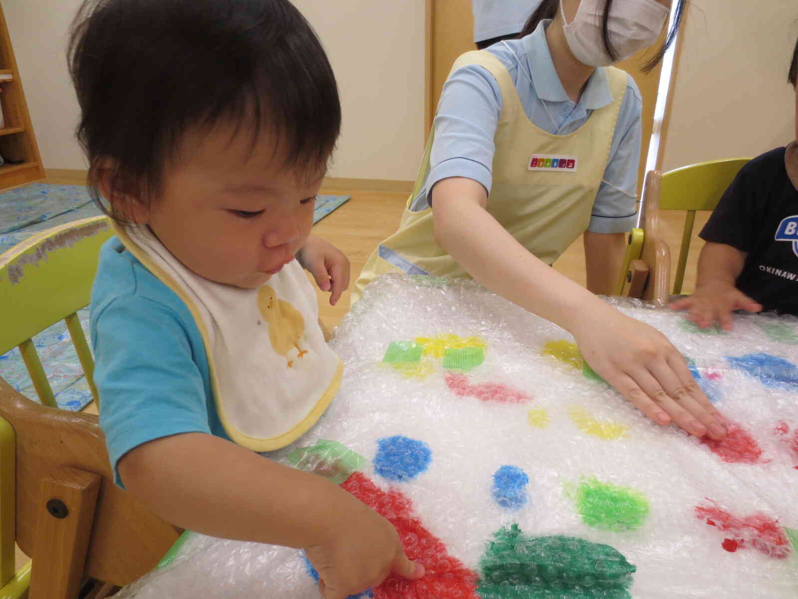 ひよこ組　絵の具遊び☆