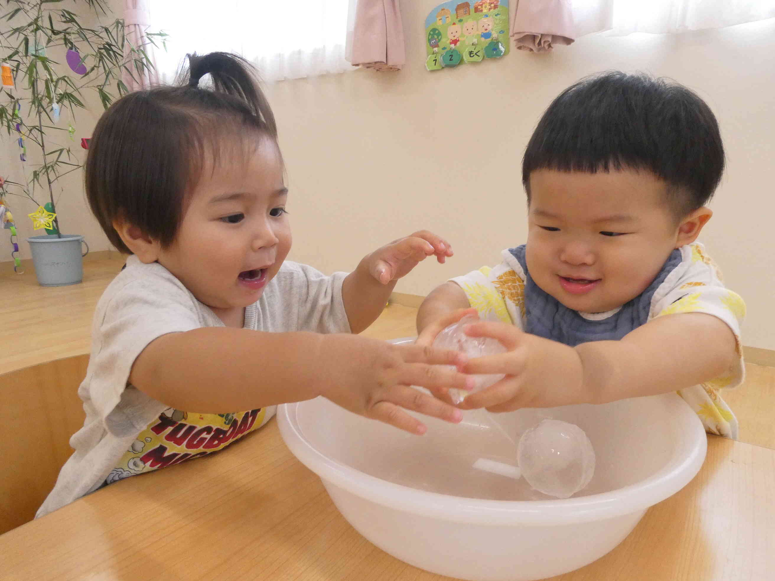 あひる組　氷あそび！！