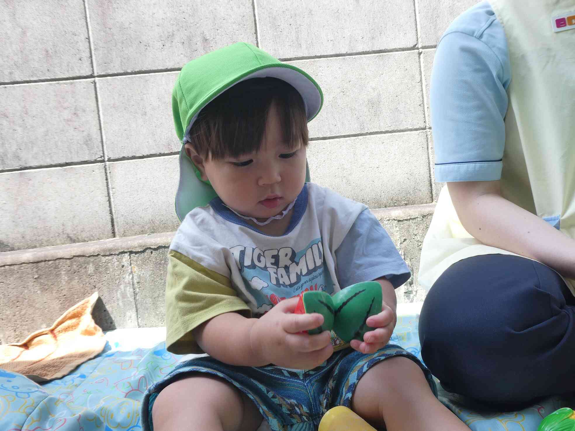 あひる組　お外でおままごと☆