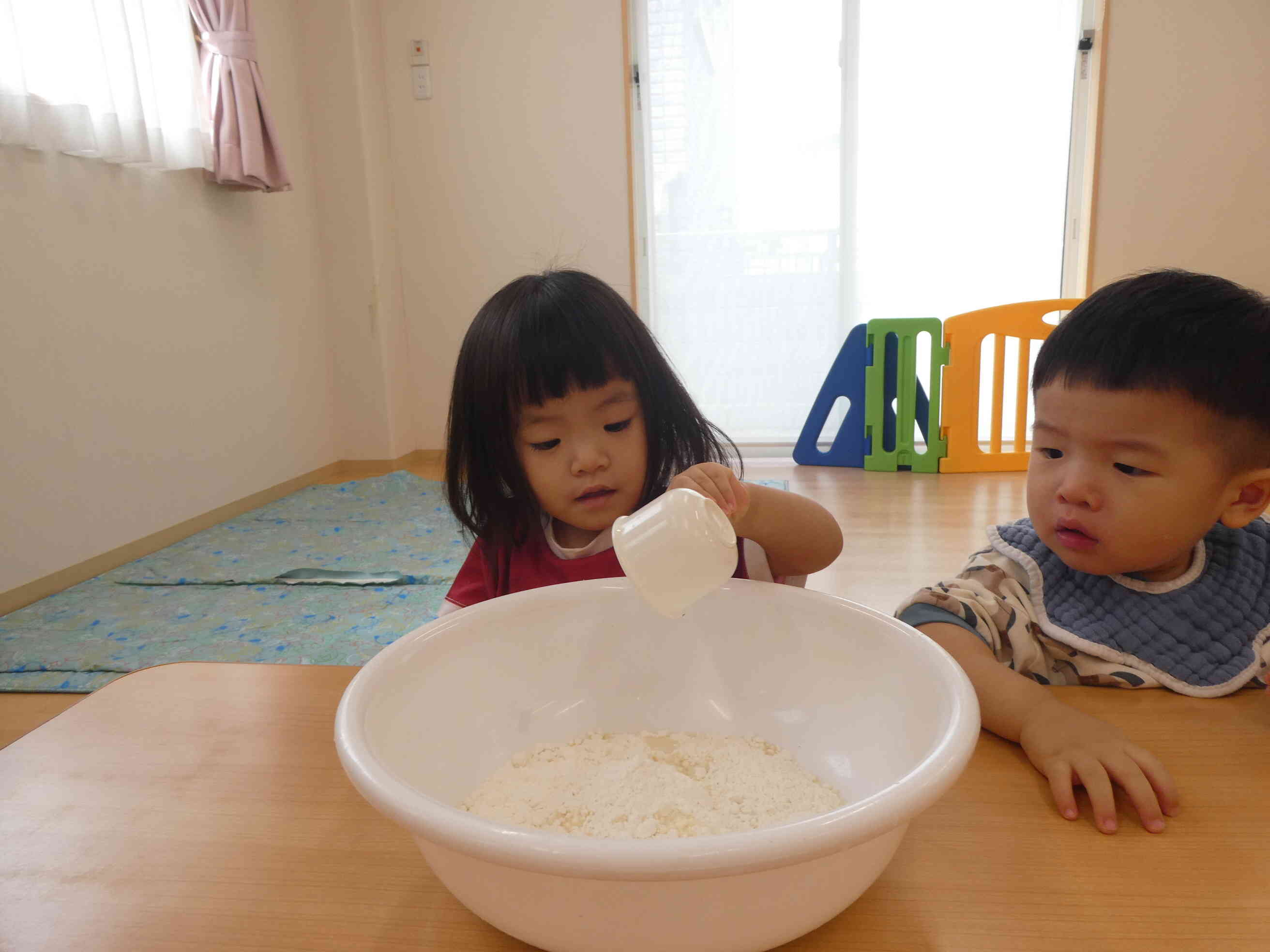 あひる組　小麦粉粘土を作ってみよう☆