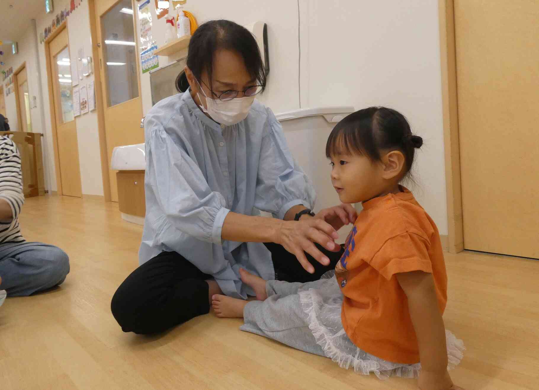 こちょこちょ〜♪