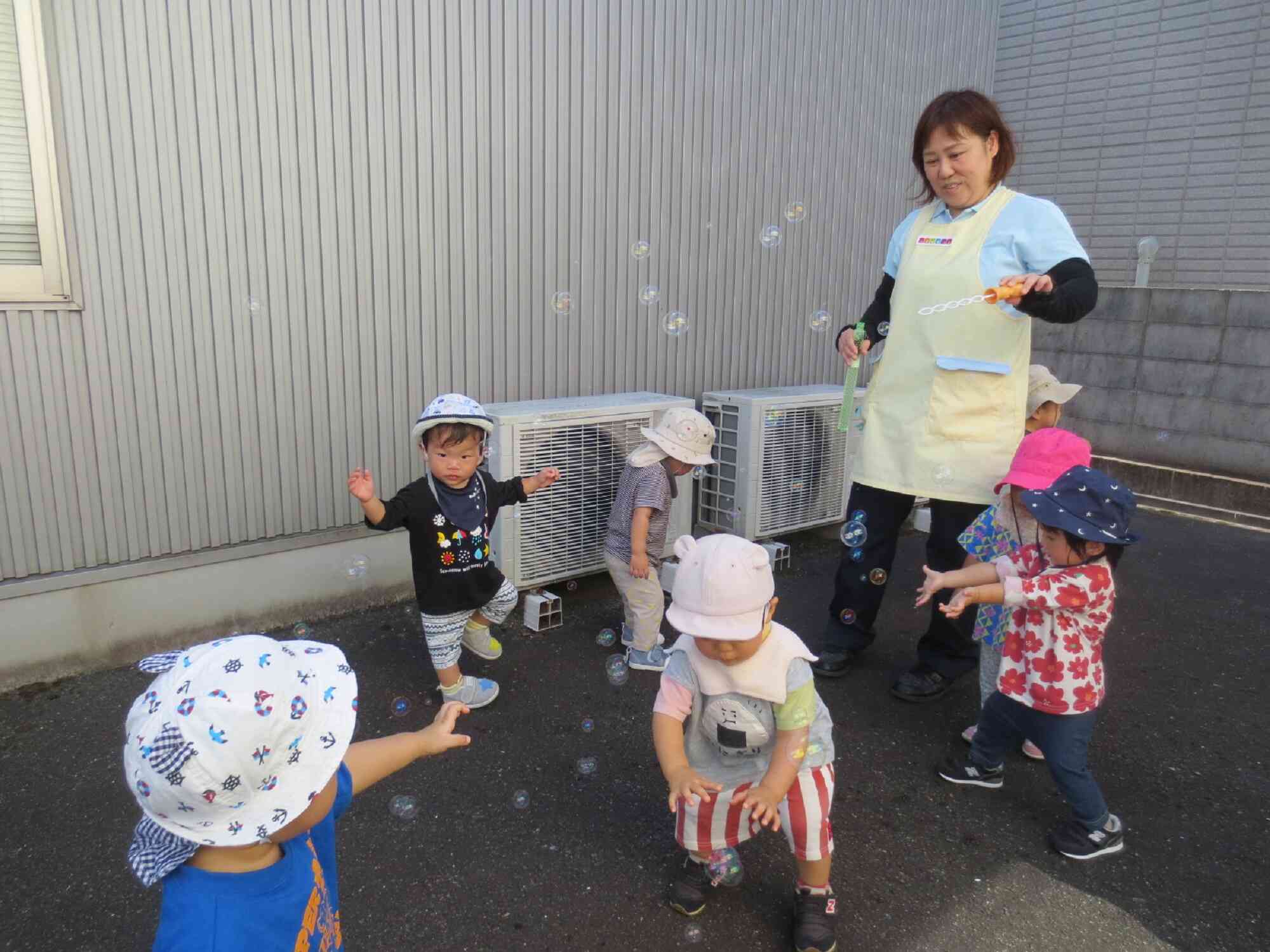 ひよこ組　シャボン玉遊びをしたよ☆