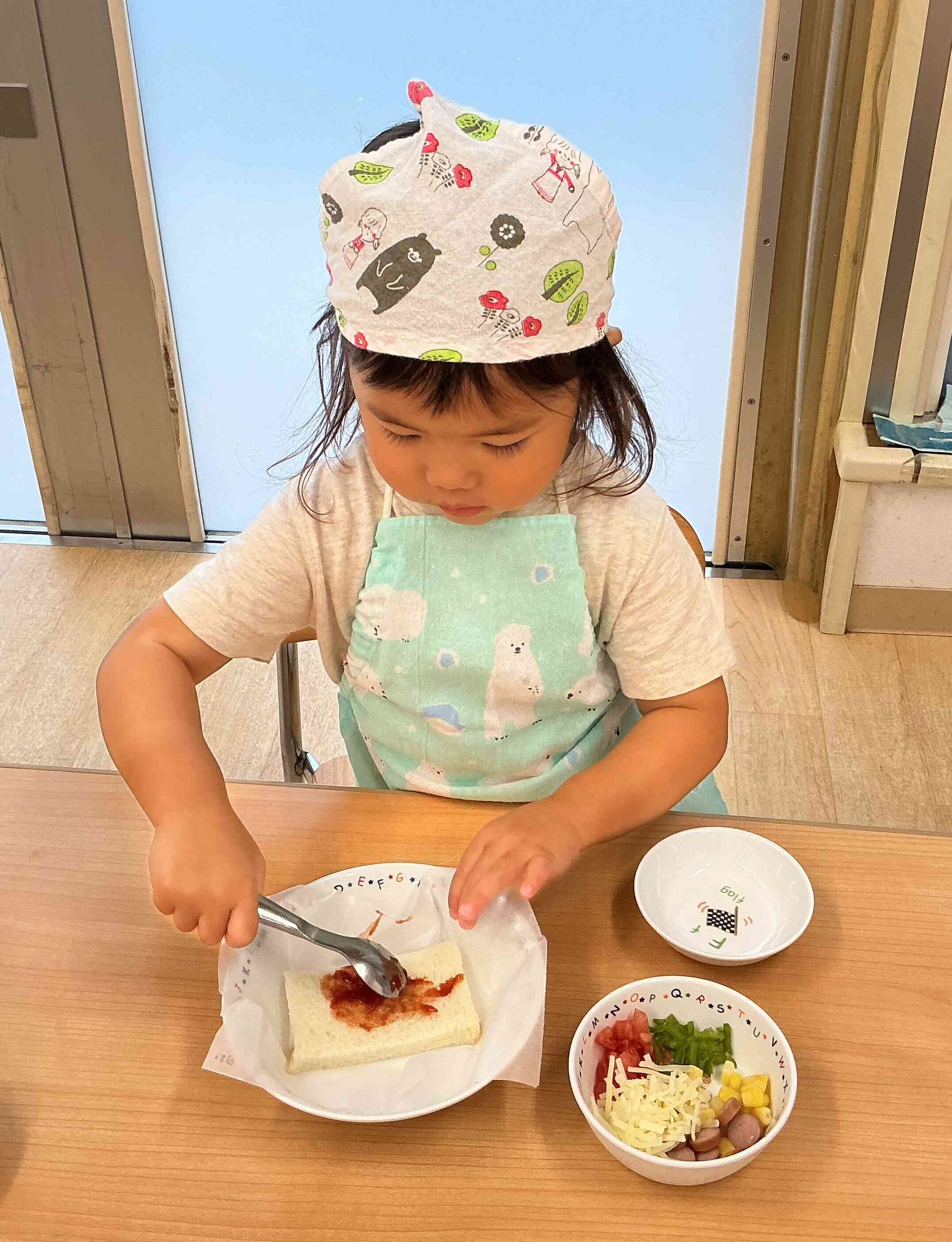 「ピザのトッピングに挑戦!!」
