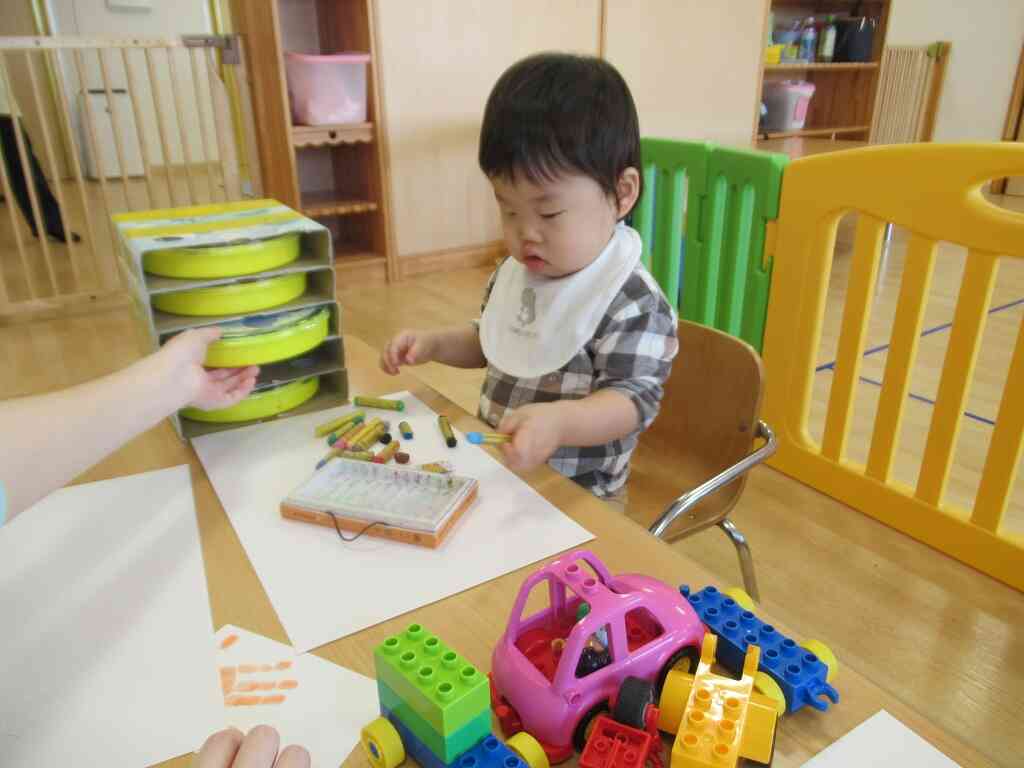 今日はちょっと乗り気じゃなかったのでお絵描きをしました。