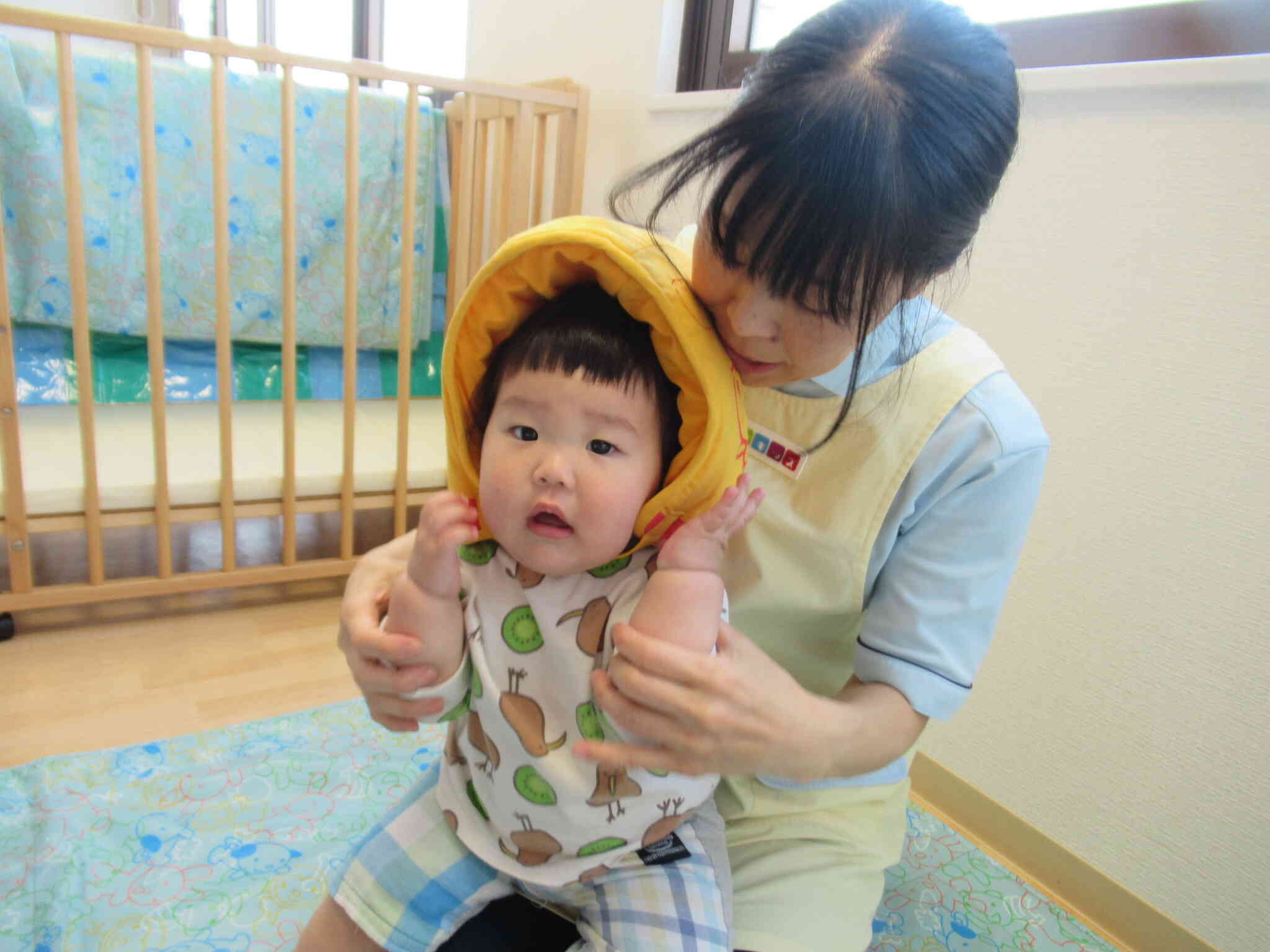 なんか…いつもと違って不思議な感じ…でも先生のお膝の上はいつもとおんなじで安心するな。