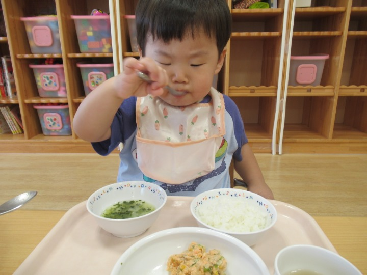 楽しみにしていた給食時間