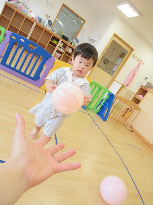 みんなで風船で遊んだよ