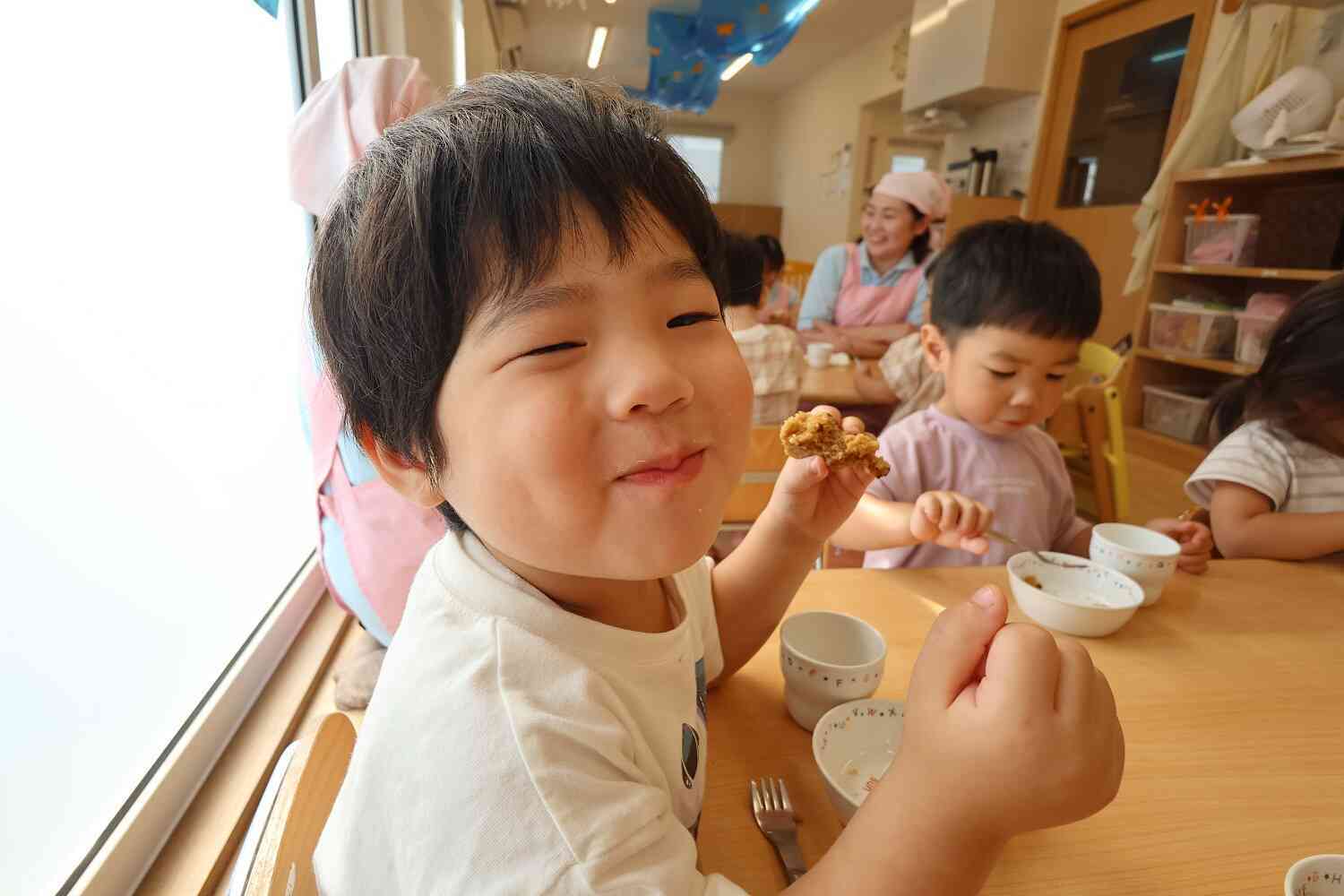 給食の先生の手作りおやつ、美味しいね