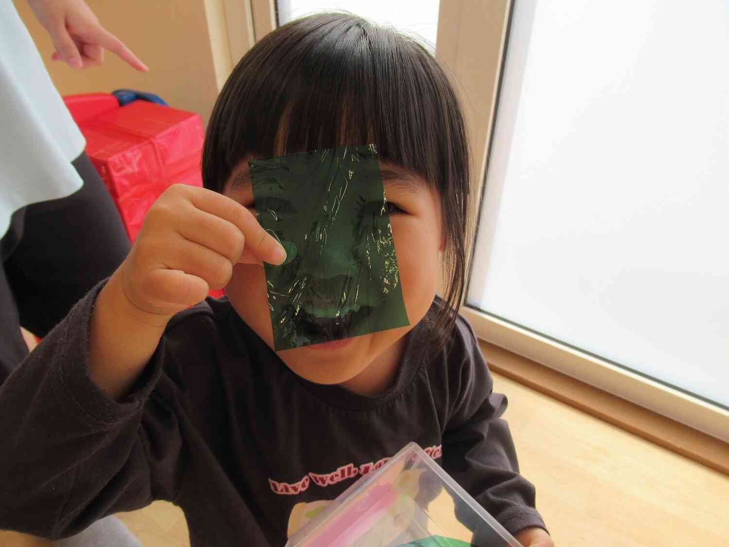 キラキラペタペタ