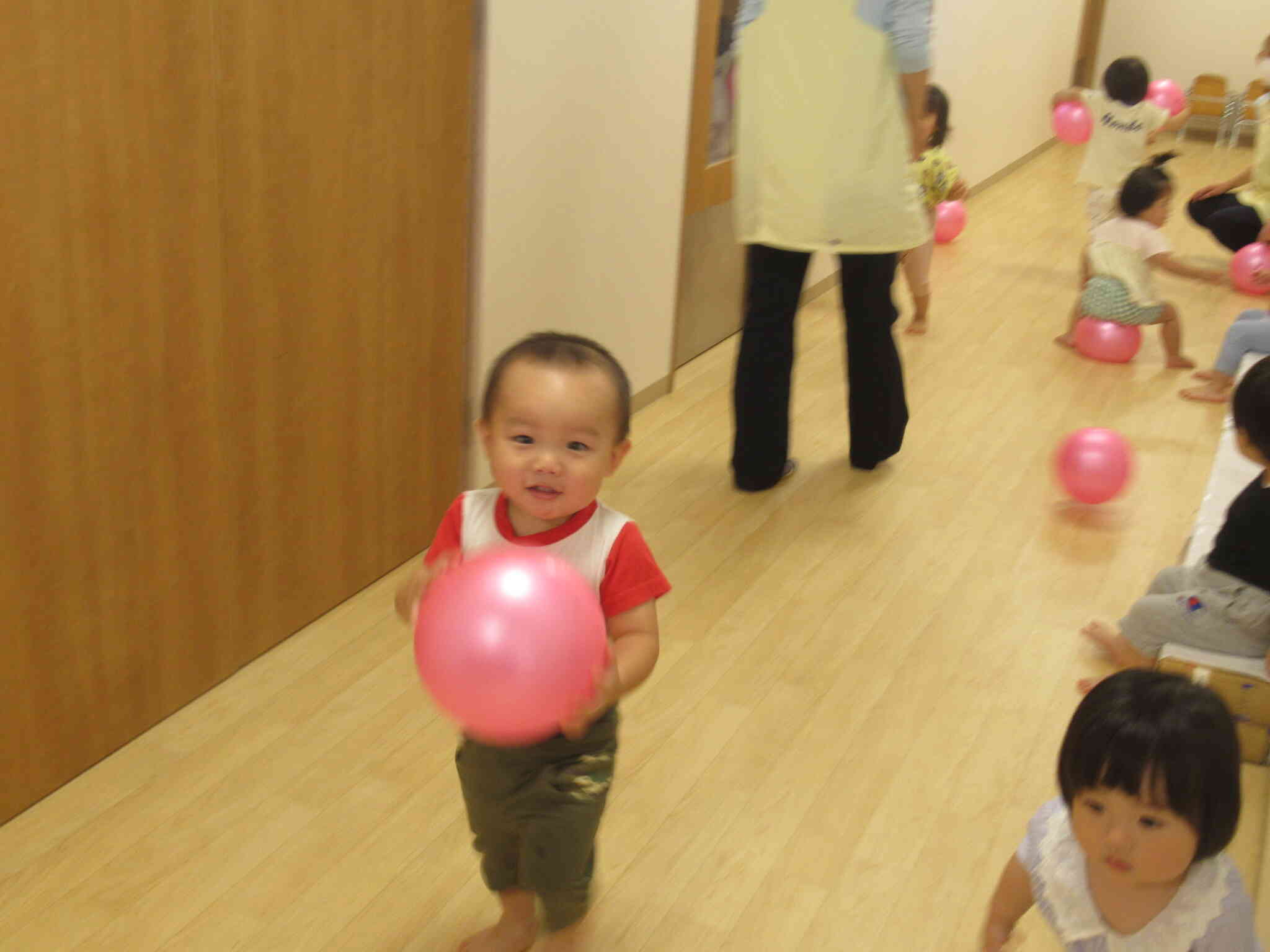 ボール遊び　1歳児あひる組