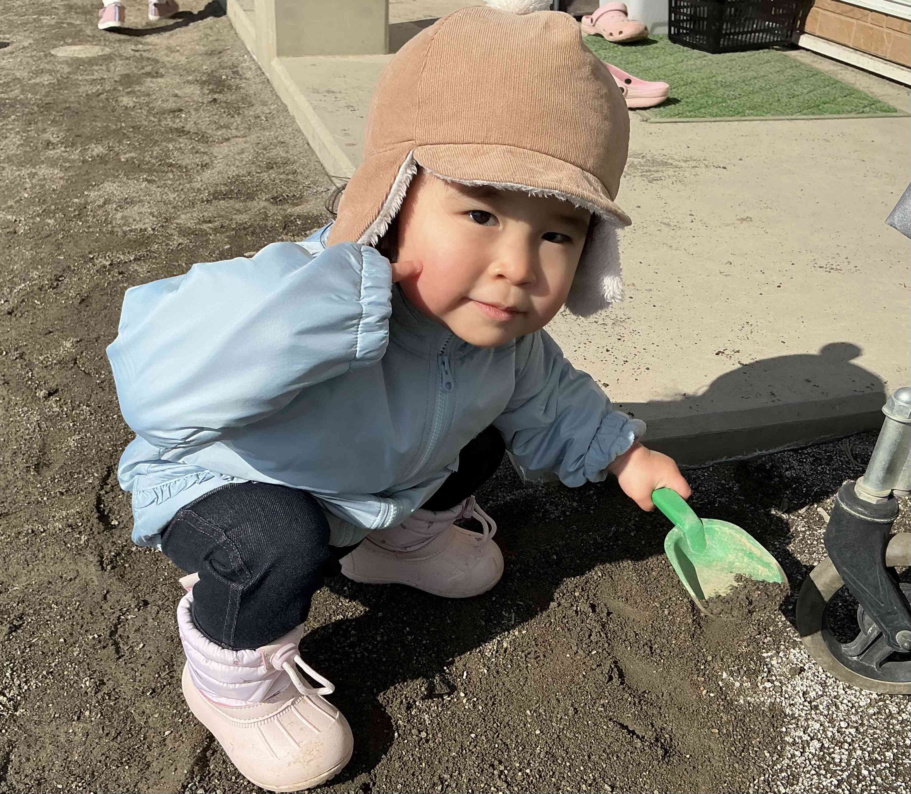 園庭遊び（ひよこ組　0歳児）