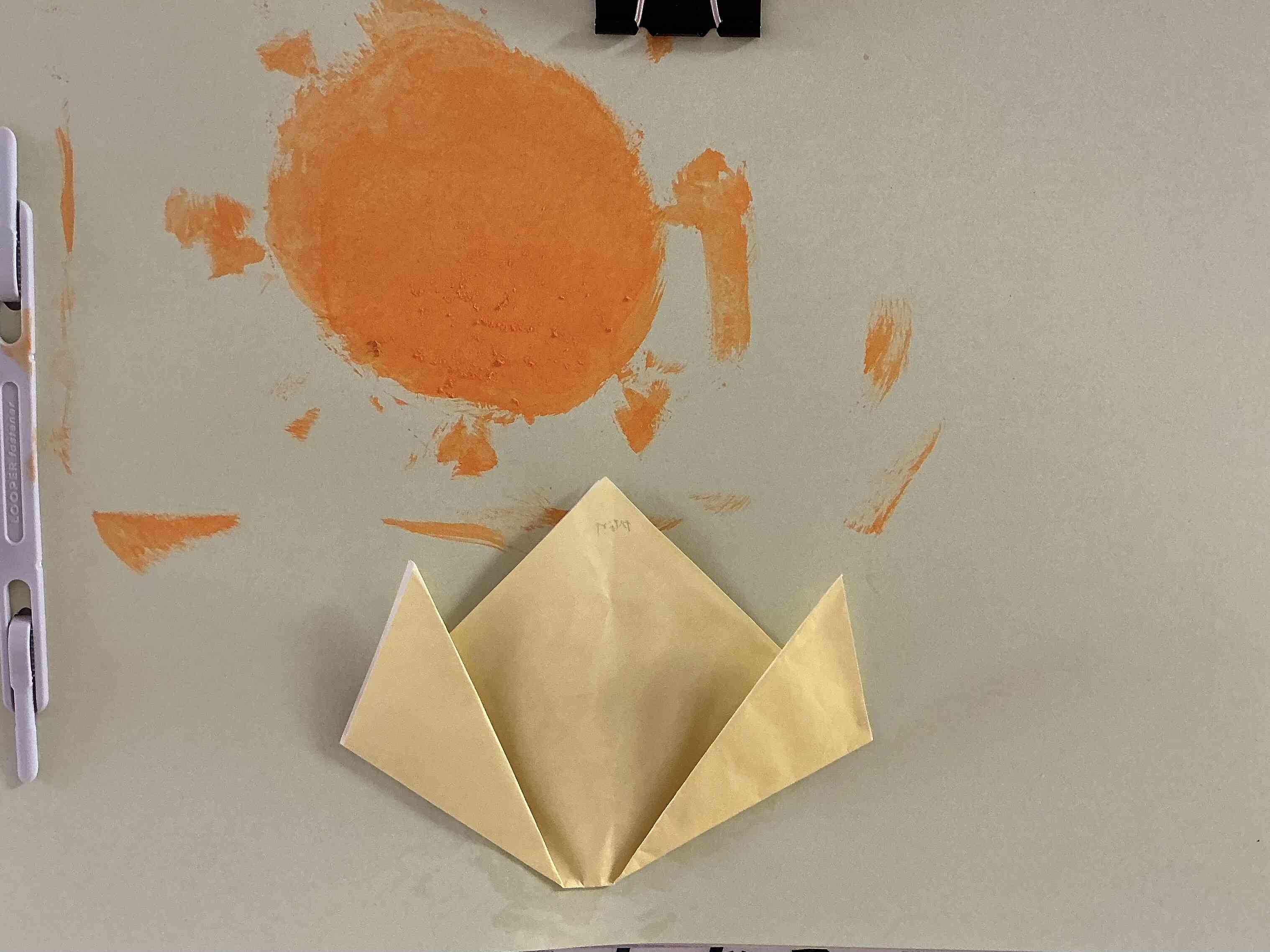 折り紙　3歳児りす組