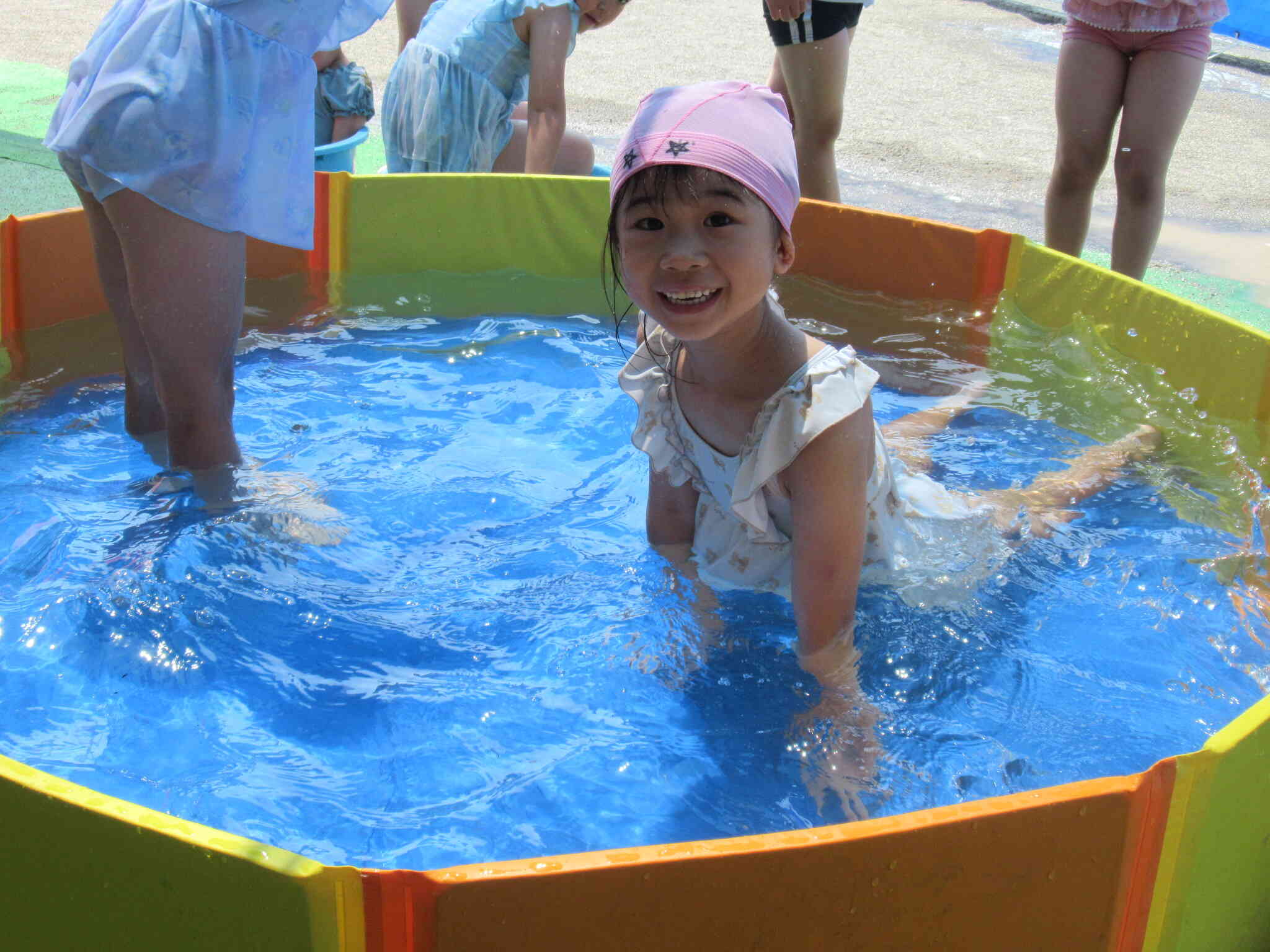 水遊び　５歳児きりん組