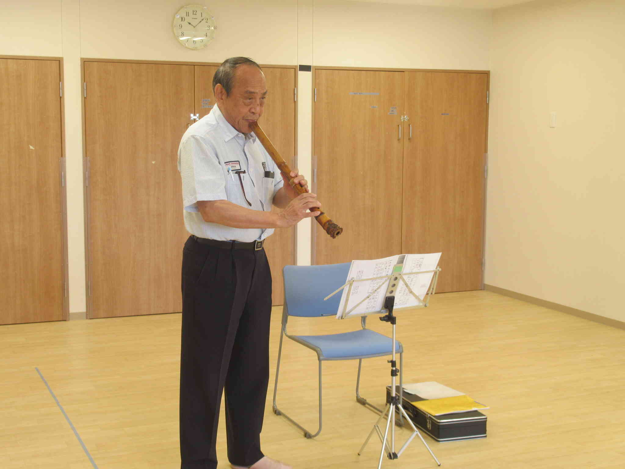 春、夏、秋、冬の順番にその季節の曲を演奏してくださいました。