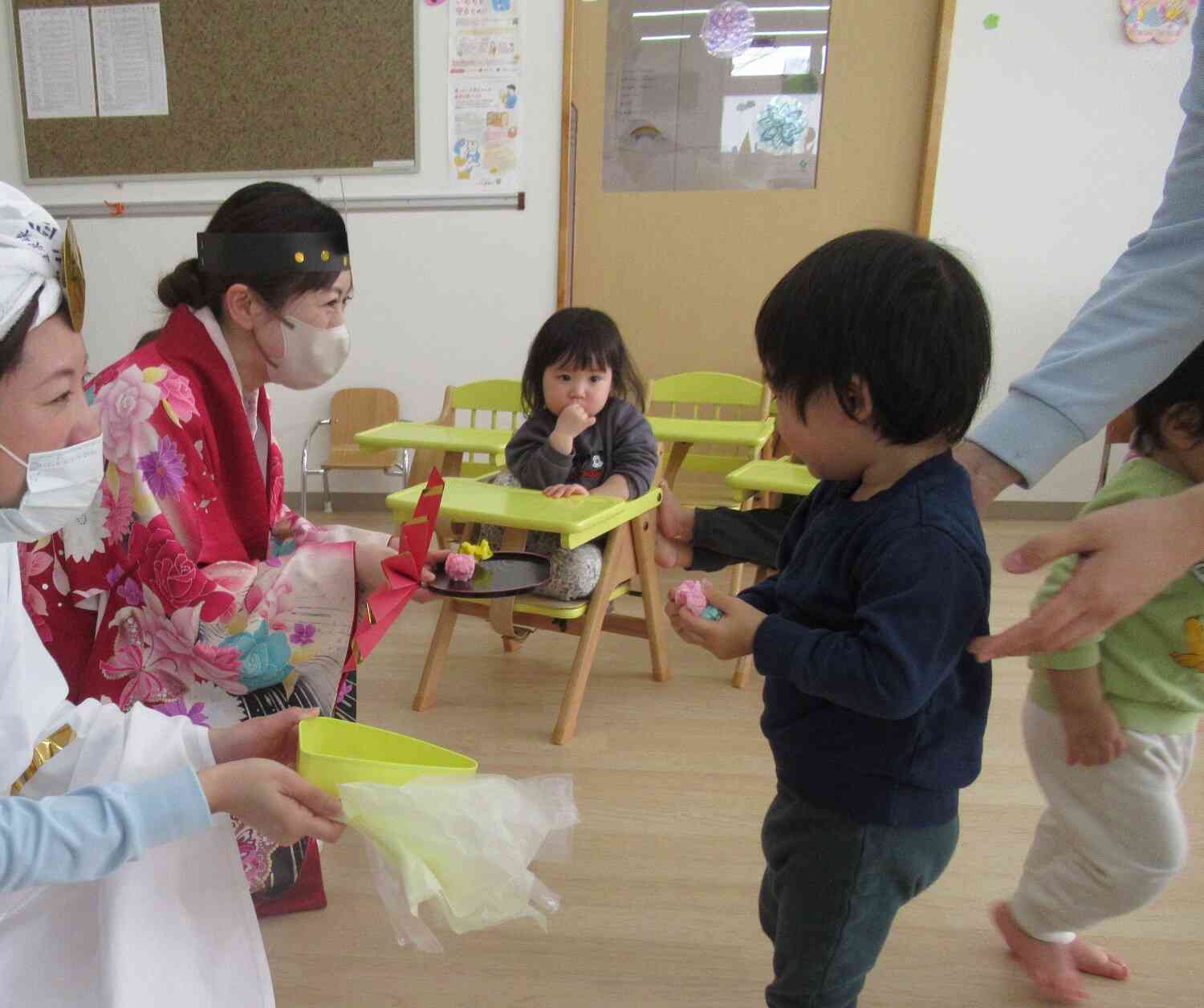 ひなあられを運んでみよう