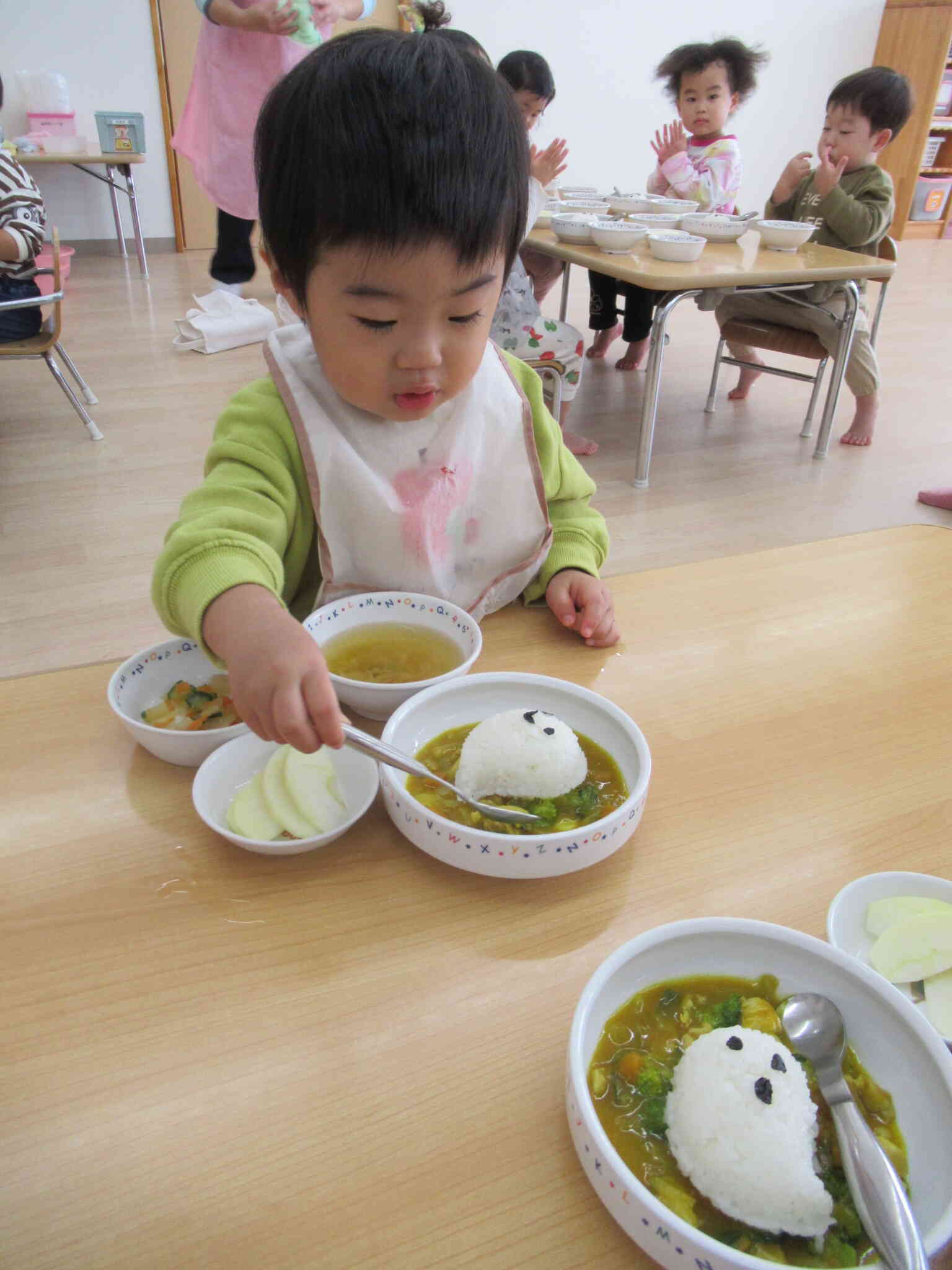 カレーの中にいるのはだあれ