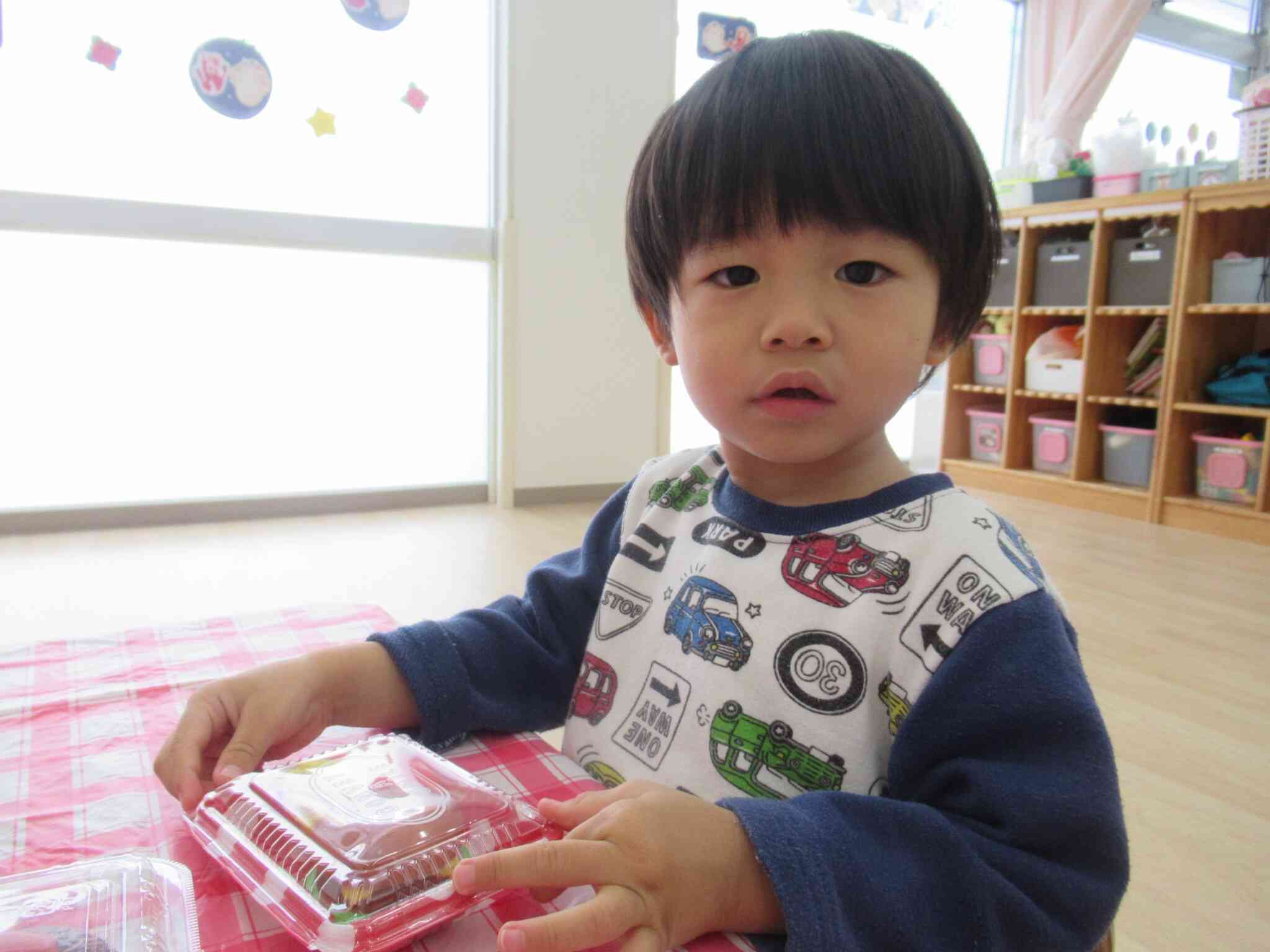 ぼくはお弁当を並べたよ