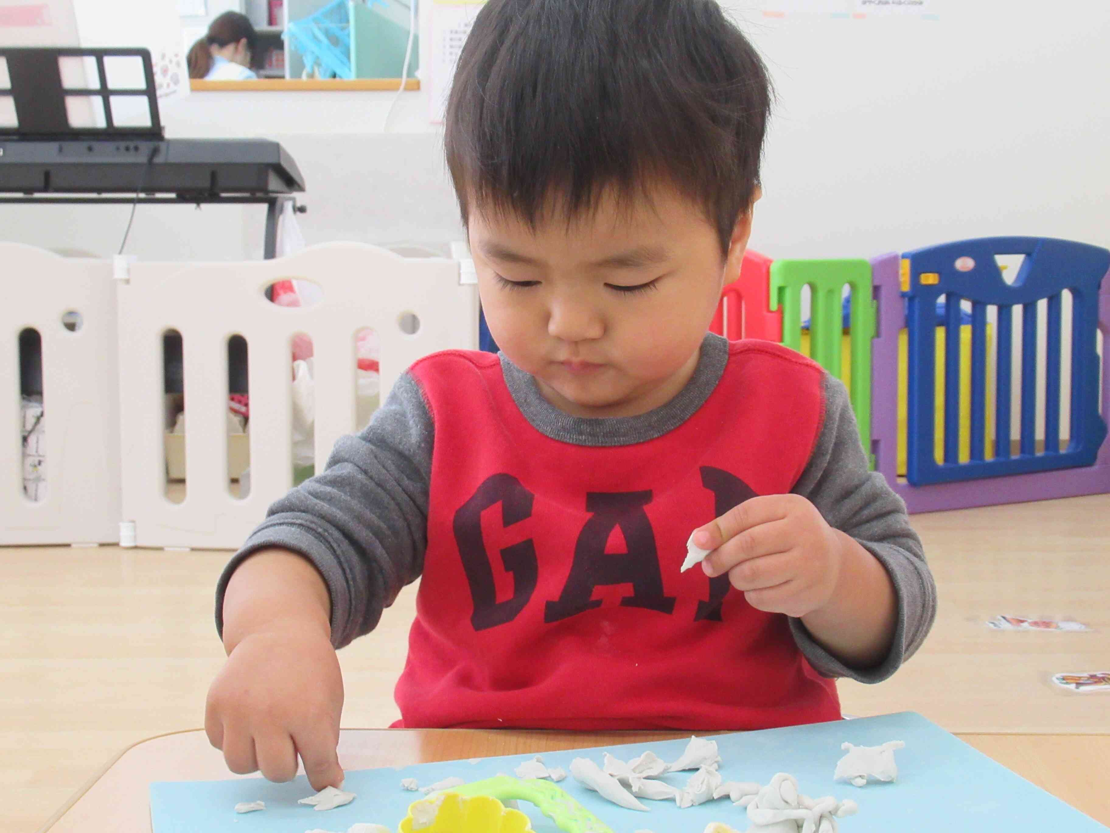 あぶら粘土に触れてみよう