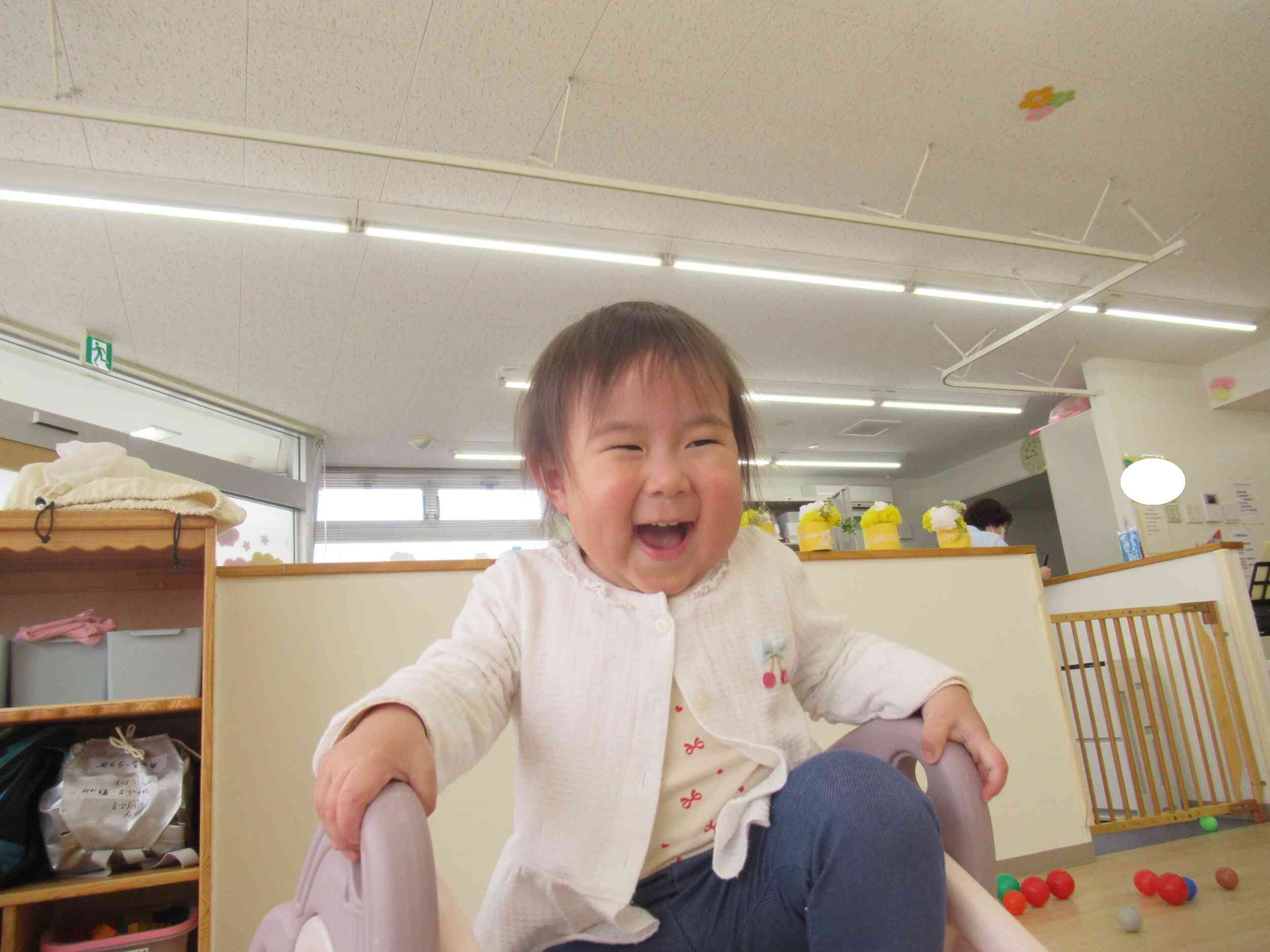 滑り台も大好き