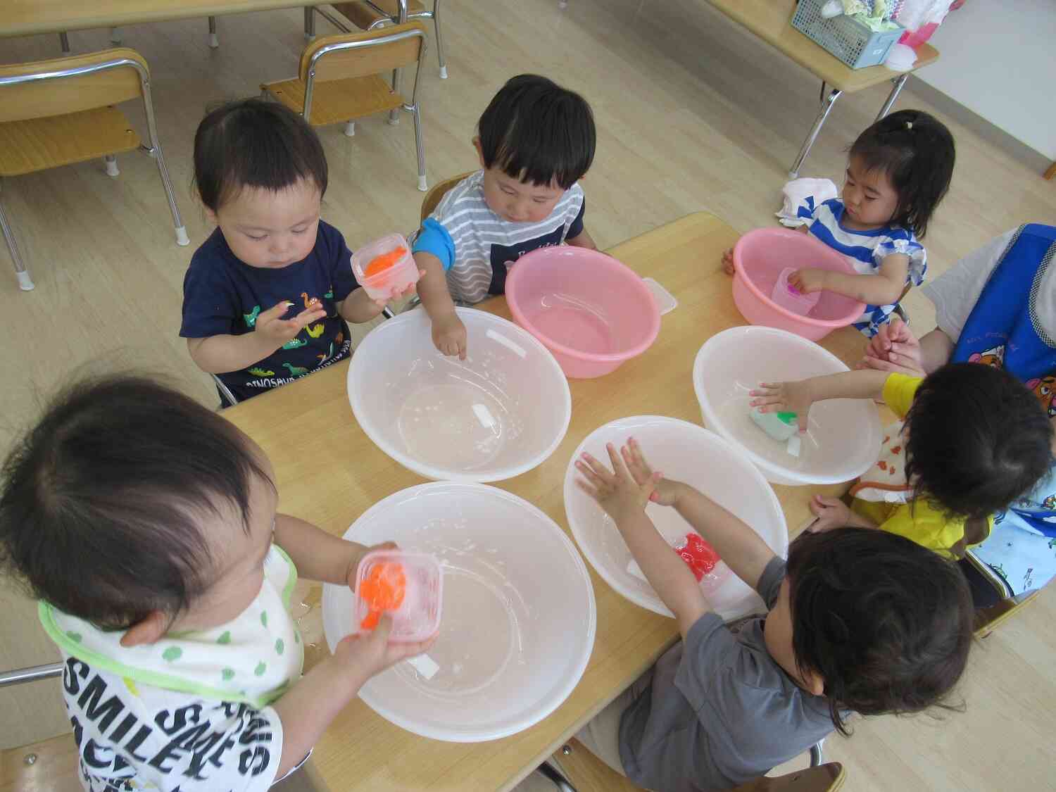 氷に触れてみよう