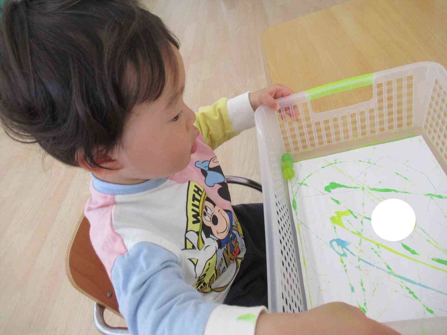 ビー玉、コロコロ