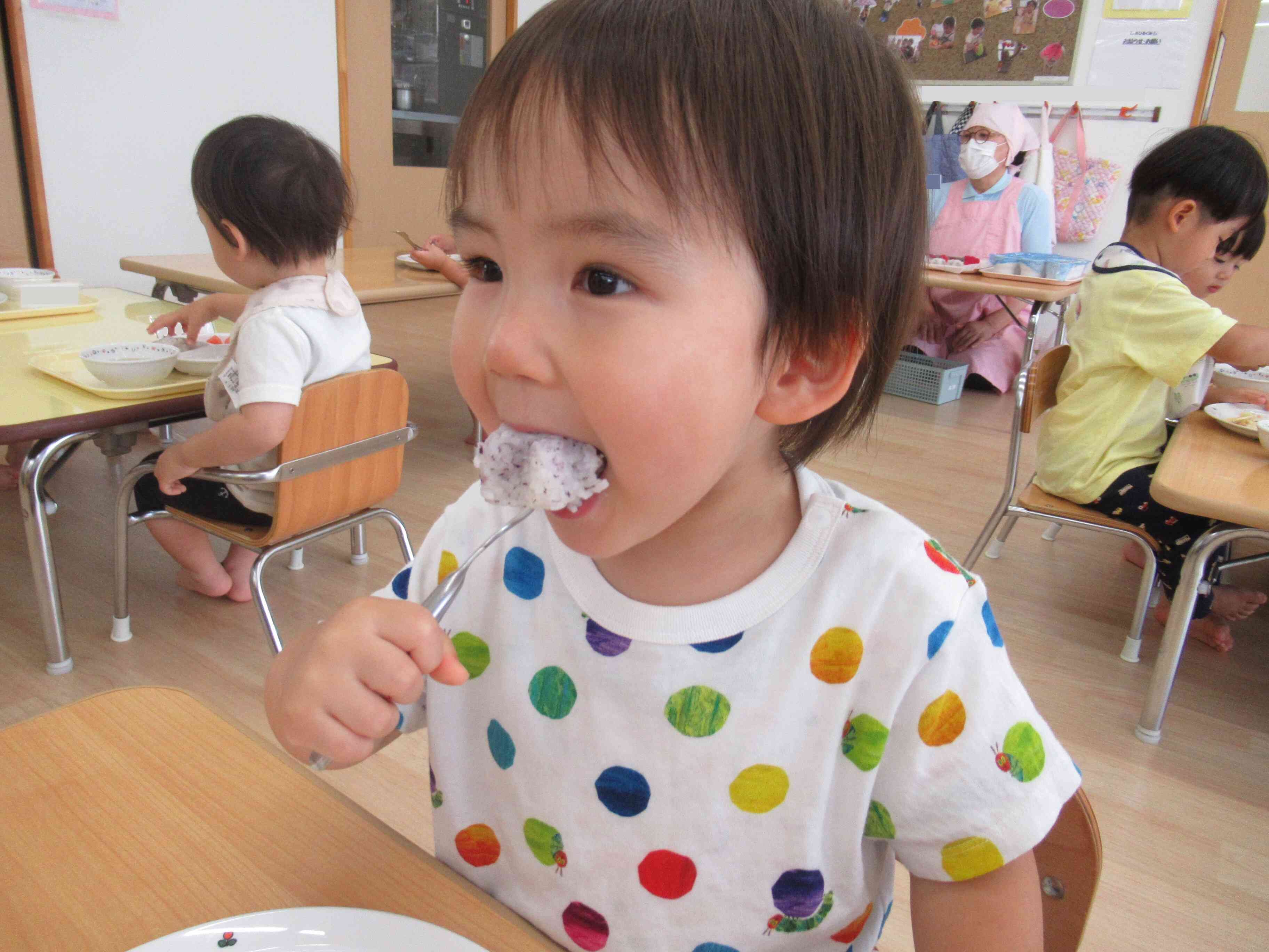 バイキング給食を楽しみました