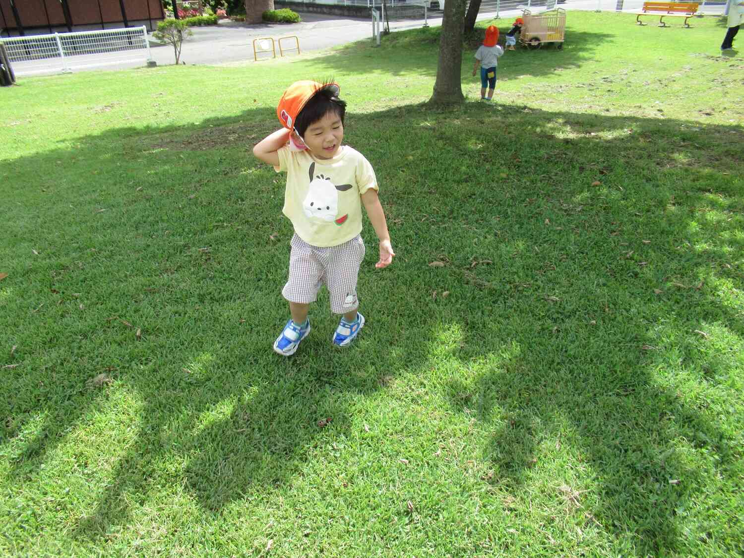 心地よい風を感じながら（2歳児うさぎ組）