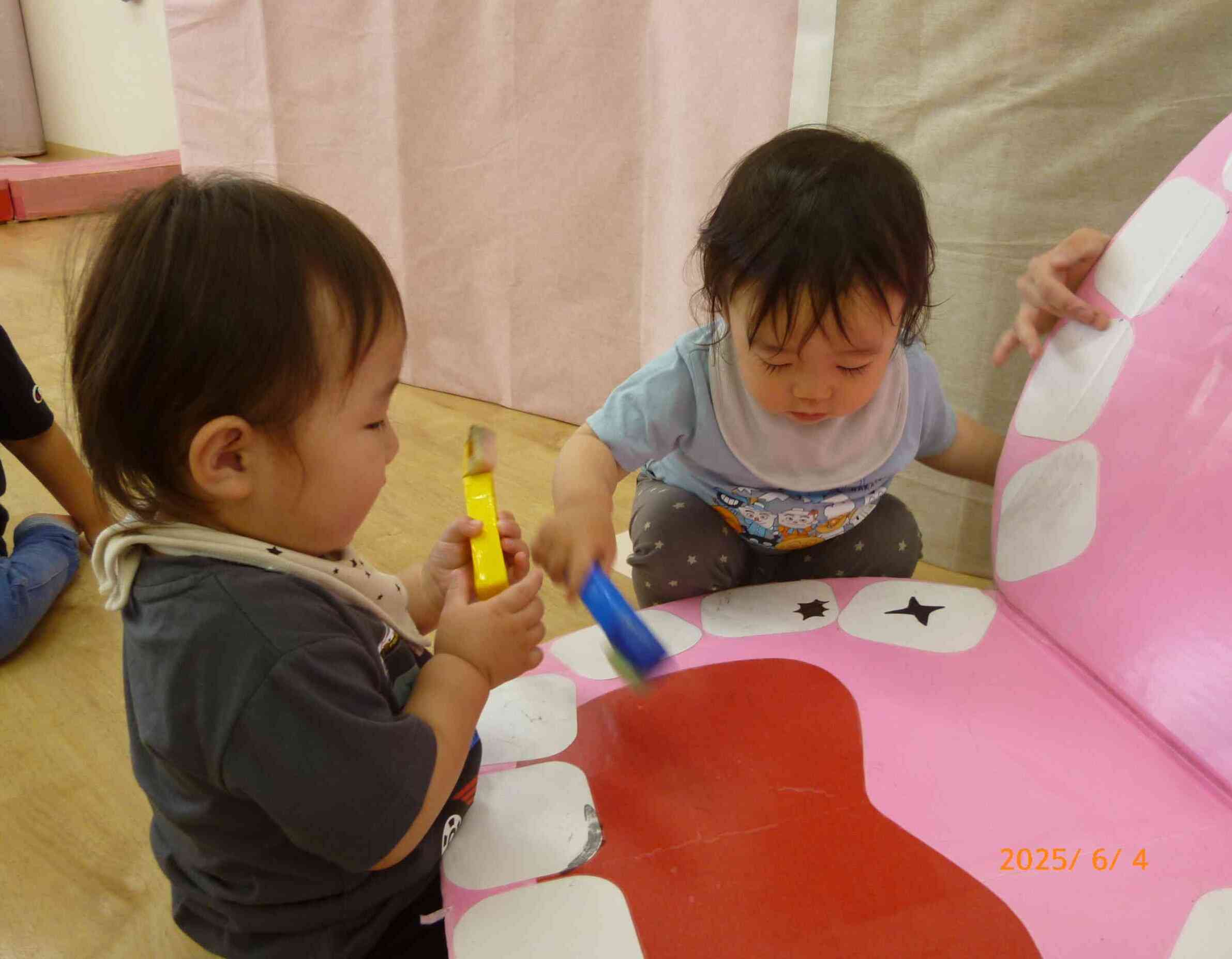 歯みがきに夢中です♡ゴシゴシすると歯がピカピカになったね～気持ちがいいね！