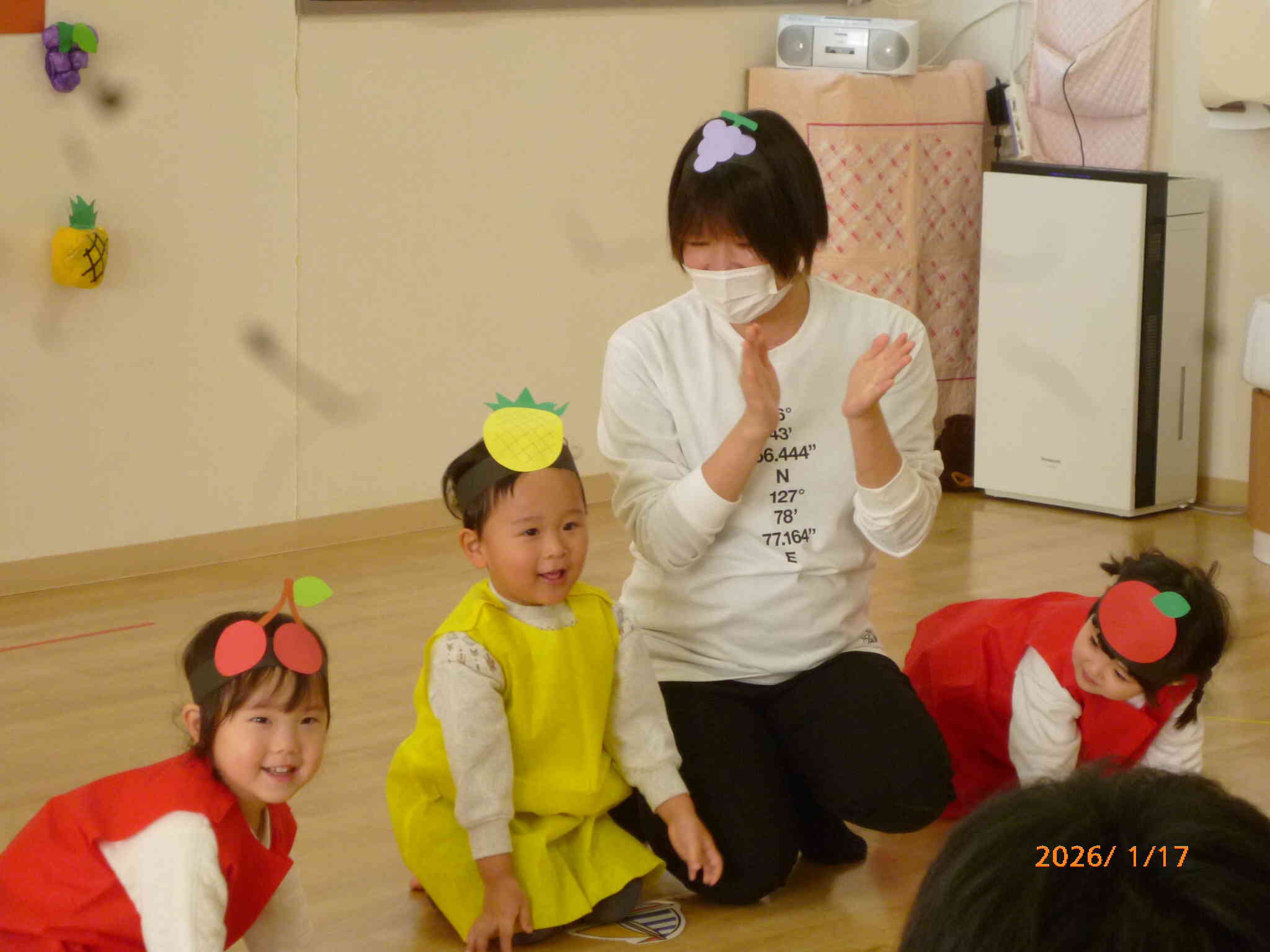 フルーツ列車を下車したフルーツちゃんたちにお名前を聞きましたよ。「〇〇です！」と元気いっぱいお名前を教えてくれましたよ♪かっこいい！