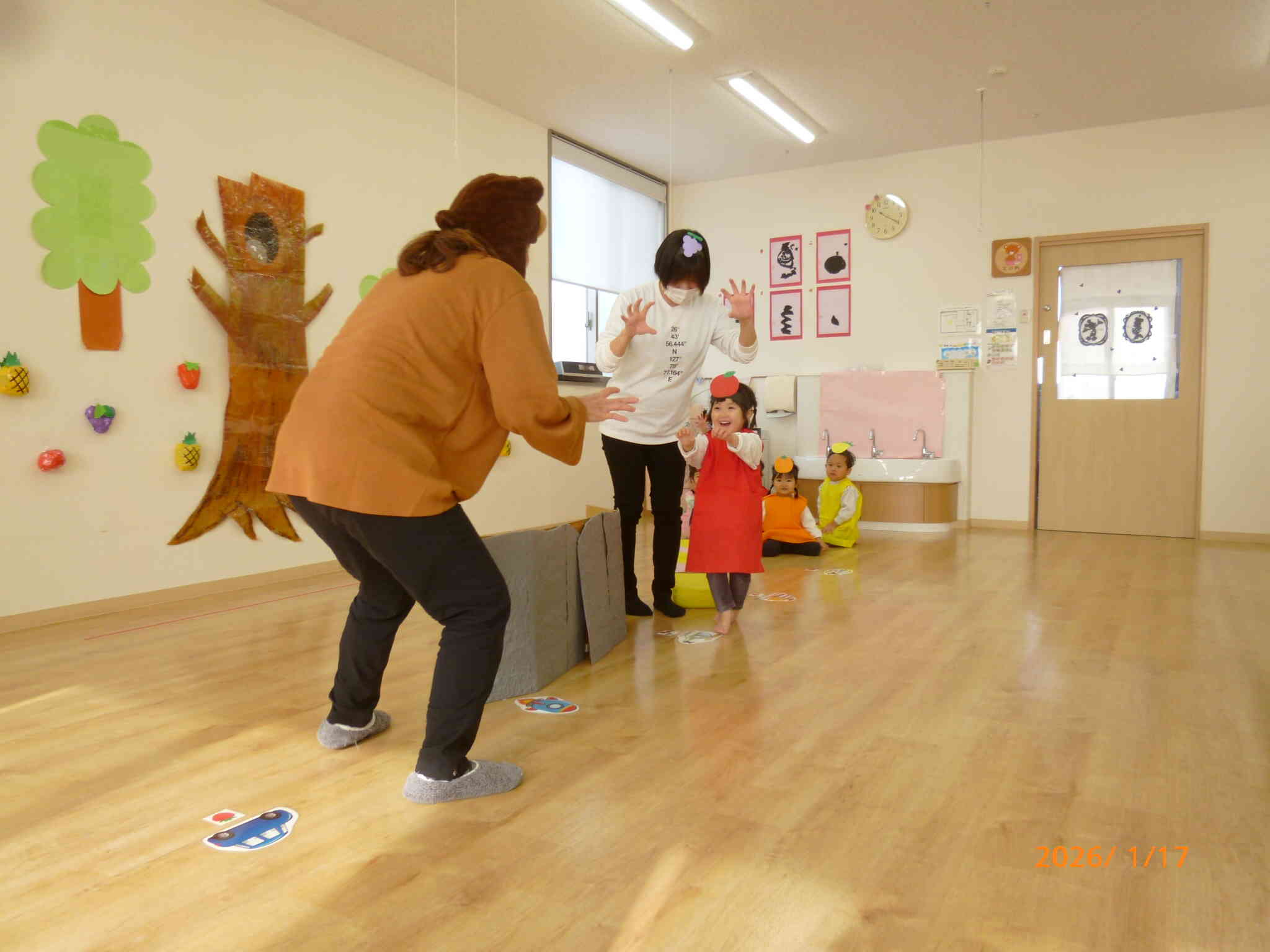 ハングリーベアが現れた！どうやって橋を渡ろうかな？