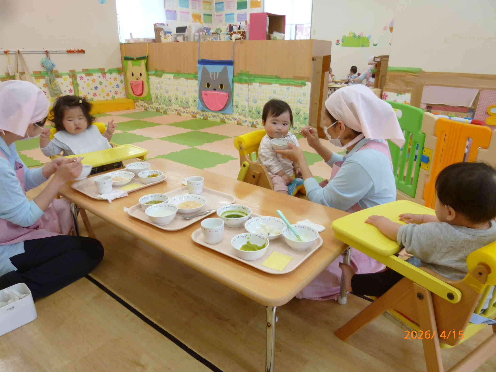 大きなお口で「あ～ん」「ぱくっ！」美味しいね☆たくさん食べて大きくな～れ♡