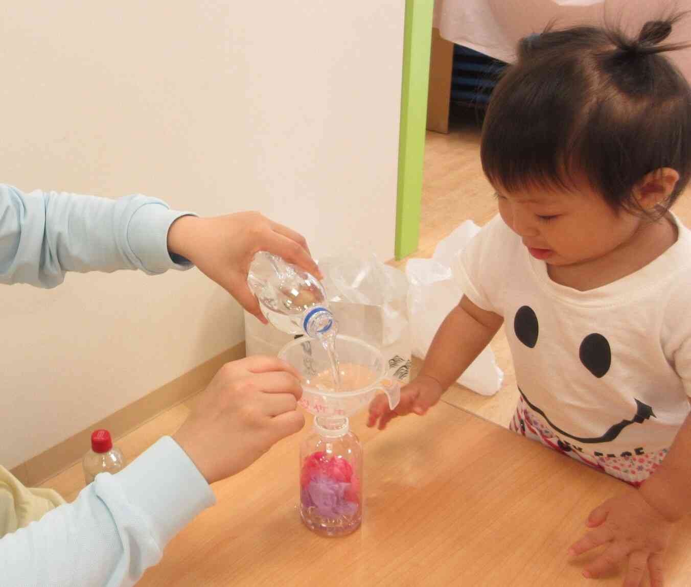 お水をいれて…