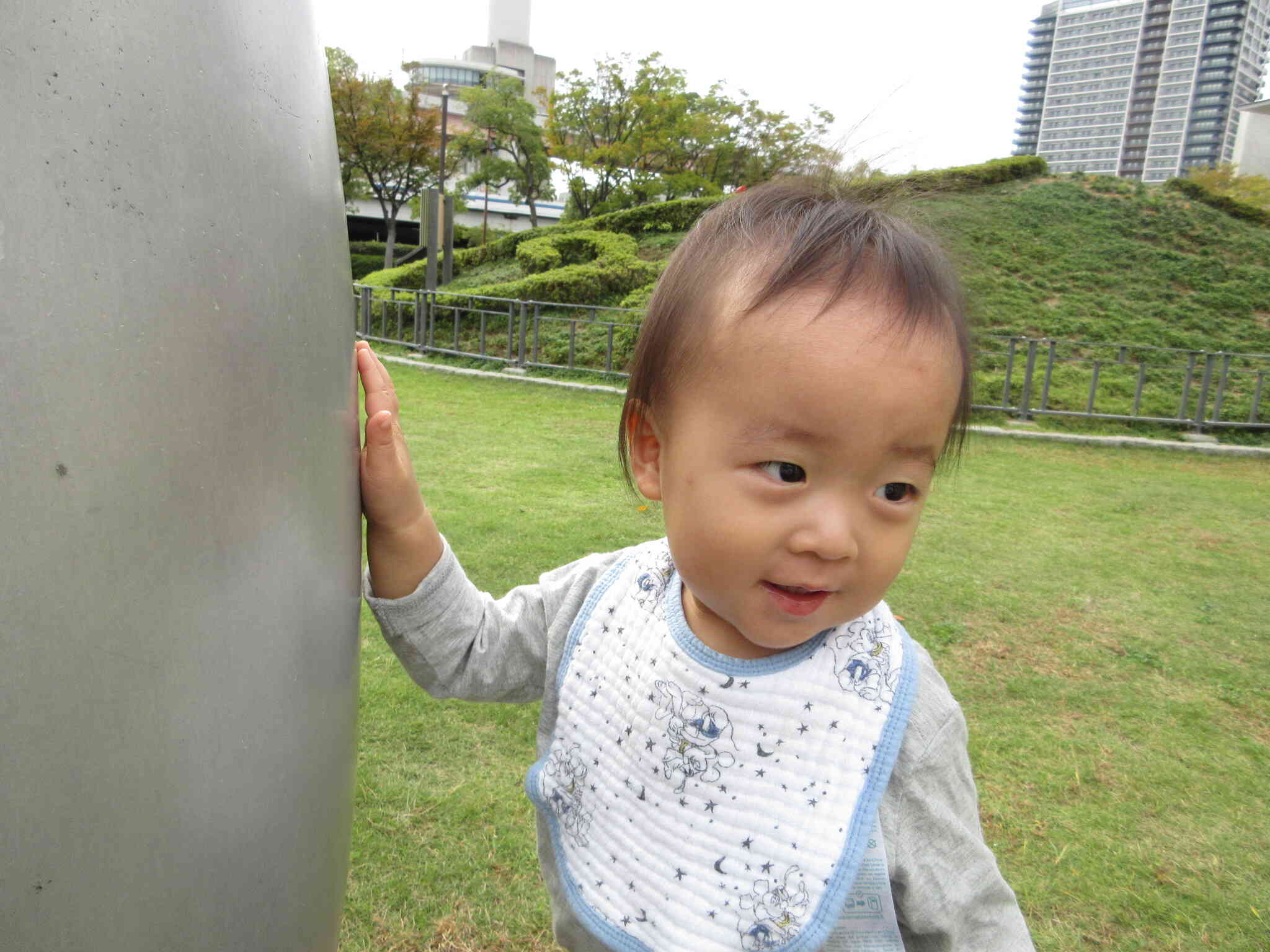 何か音がするよ！とパチパチ叩いて楽しんでいました＾‐＾♪～