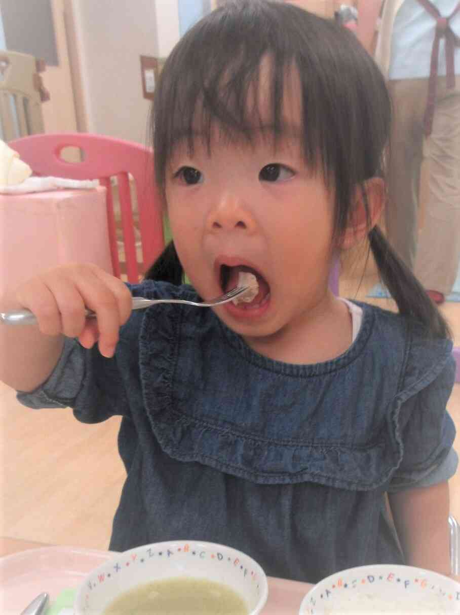 大きなお口でパクッ！