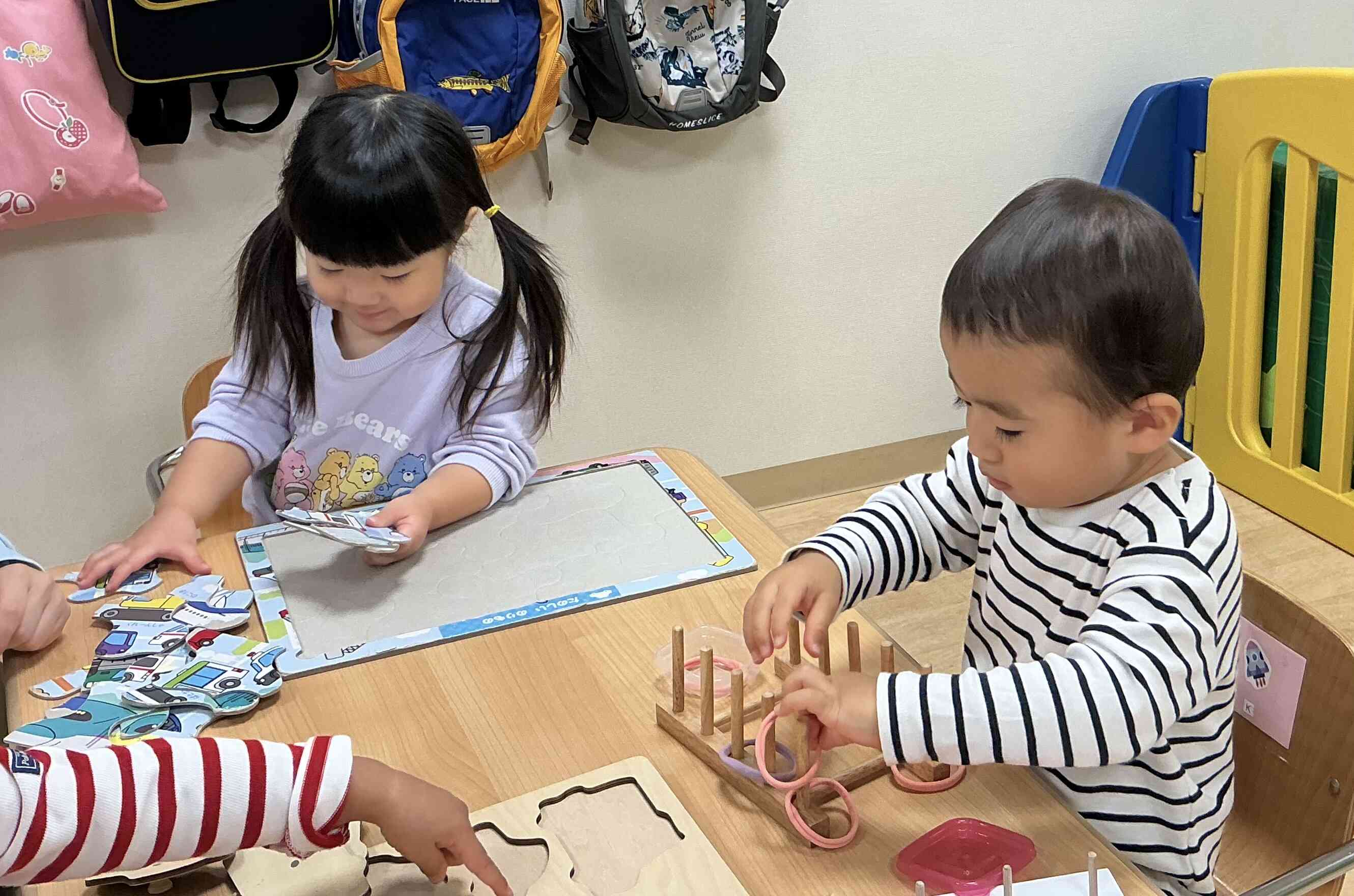 順次降園です。お迎えまでは自由遊びをして、自分たちの好きな好きな遊びをして過ごします。